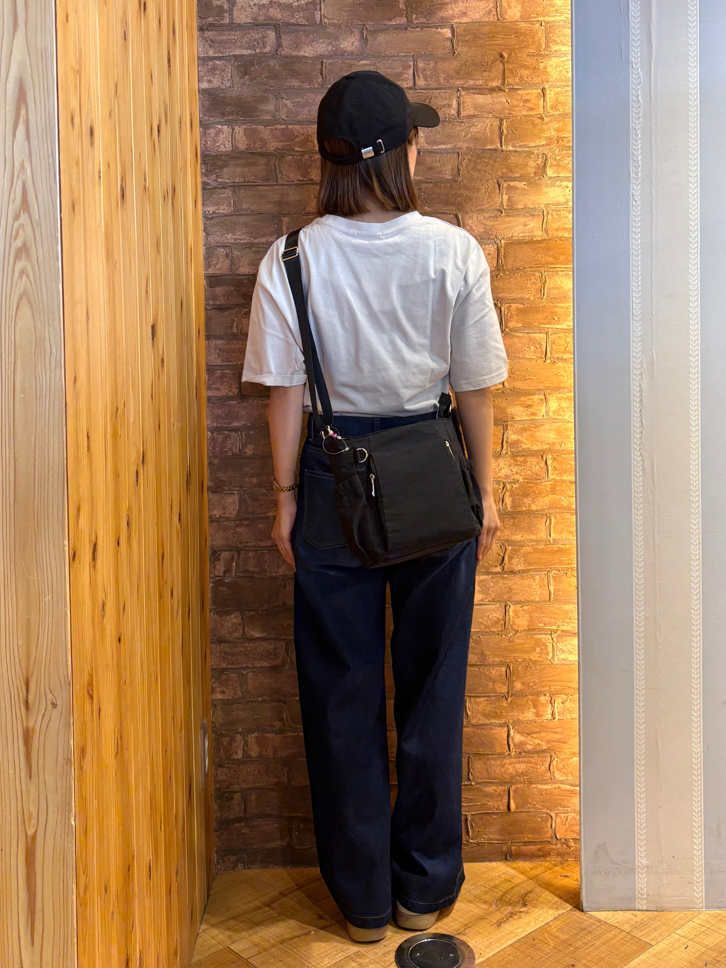 mieさんの「SHOO･LA･RUE｜【綿100%/S-LL/プチプラ】ゆるシルエット シンプルTシャツ」を使ったコーディネート