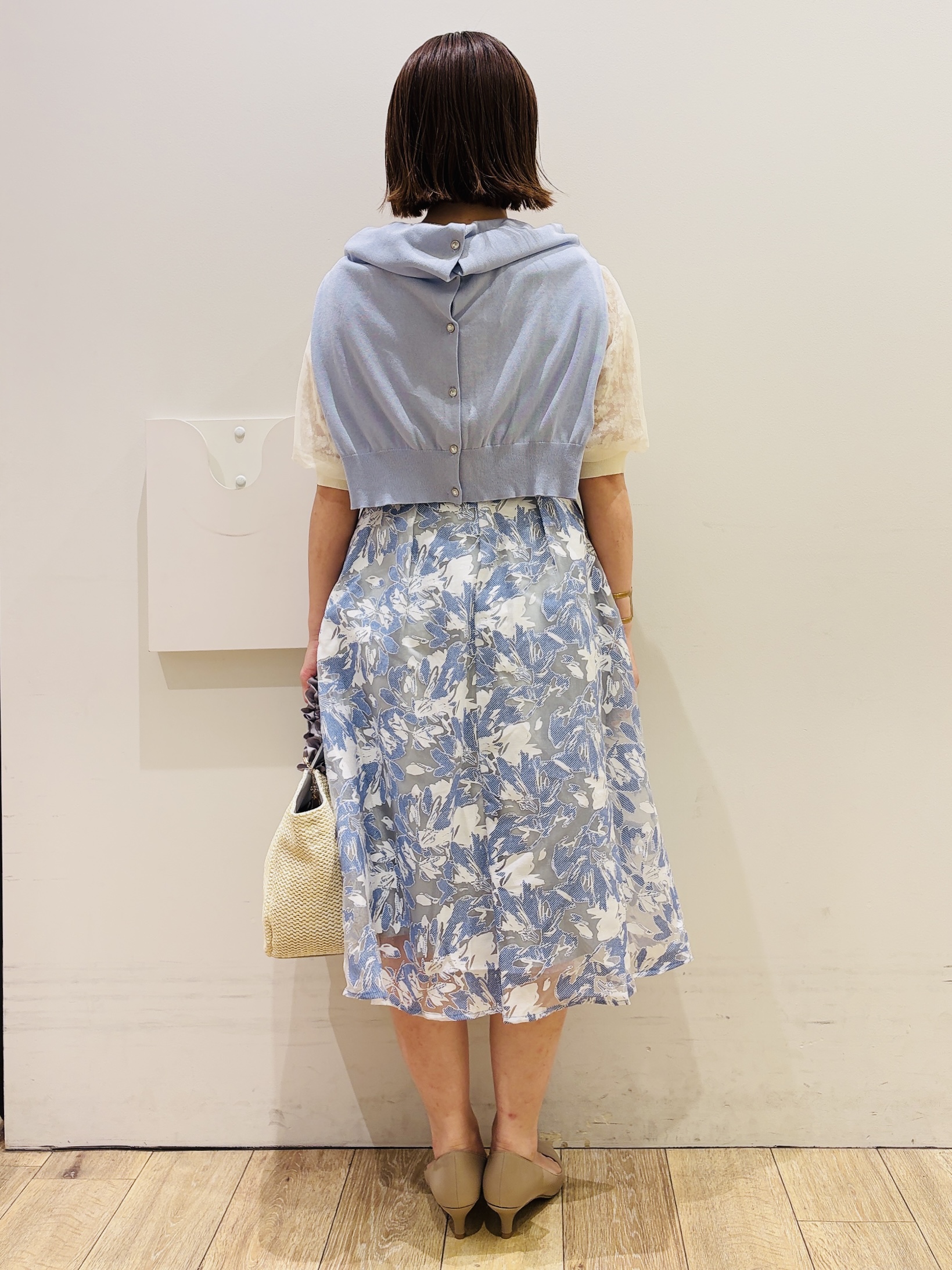 YUKOさんの「index｜【接触冷感】ビジューボタンカーディガン《抗ピリング／洗濯機OK》」を使ったコーディネート