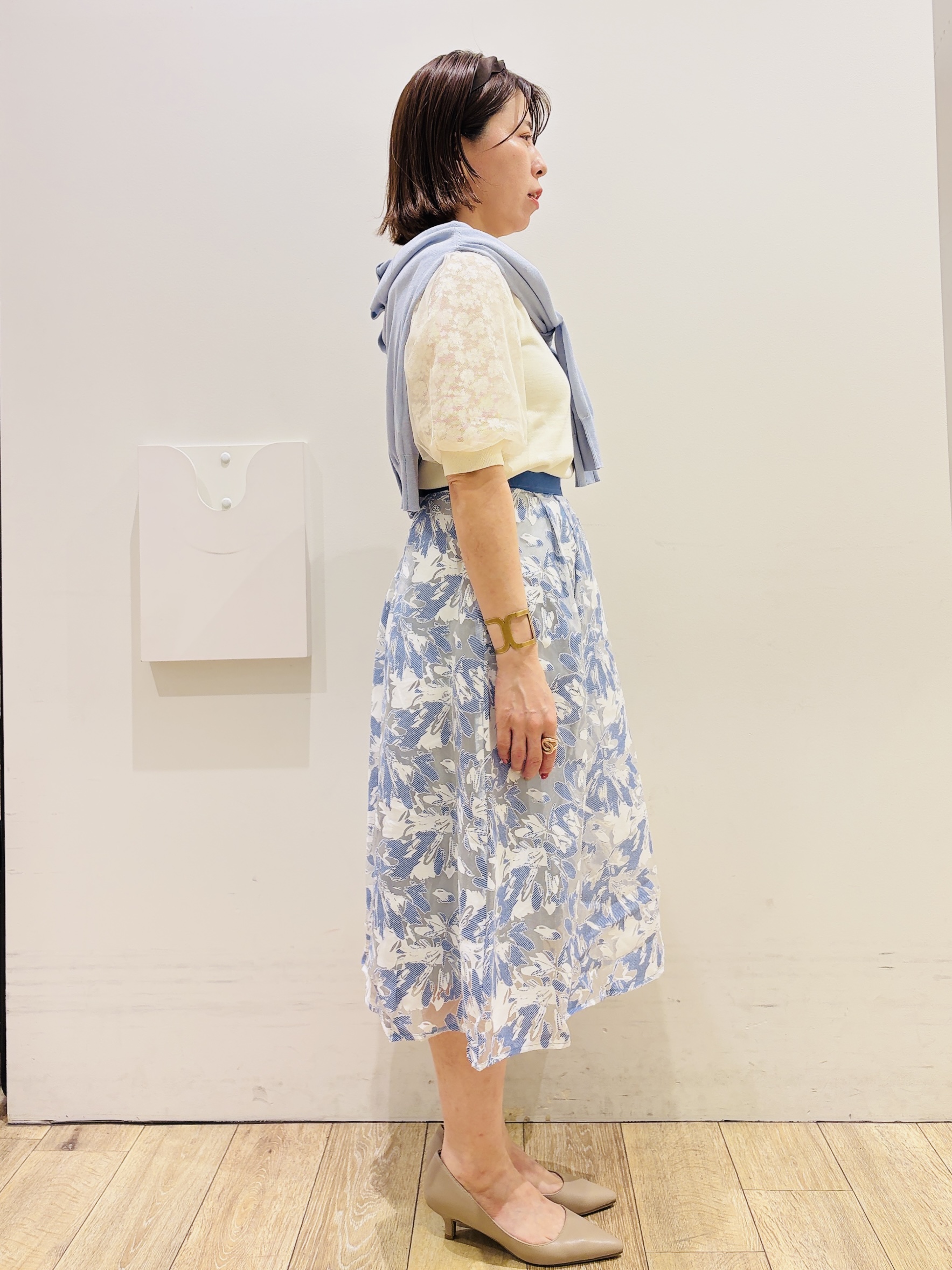 YUKOさんの「index｜【接触冷感】ビジューボタンカーディガン《抗ピリング／洗濯機OK》」を使ったコーディネート