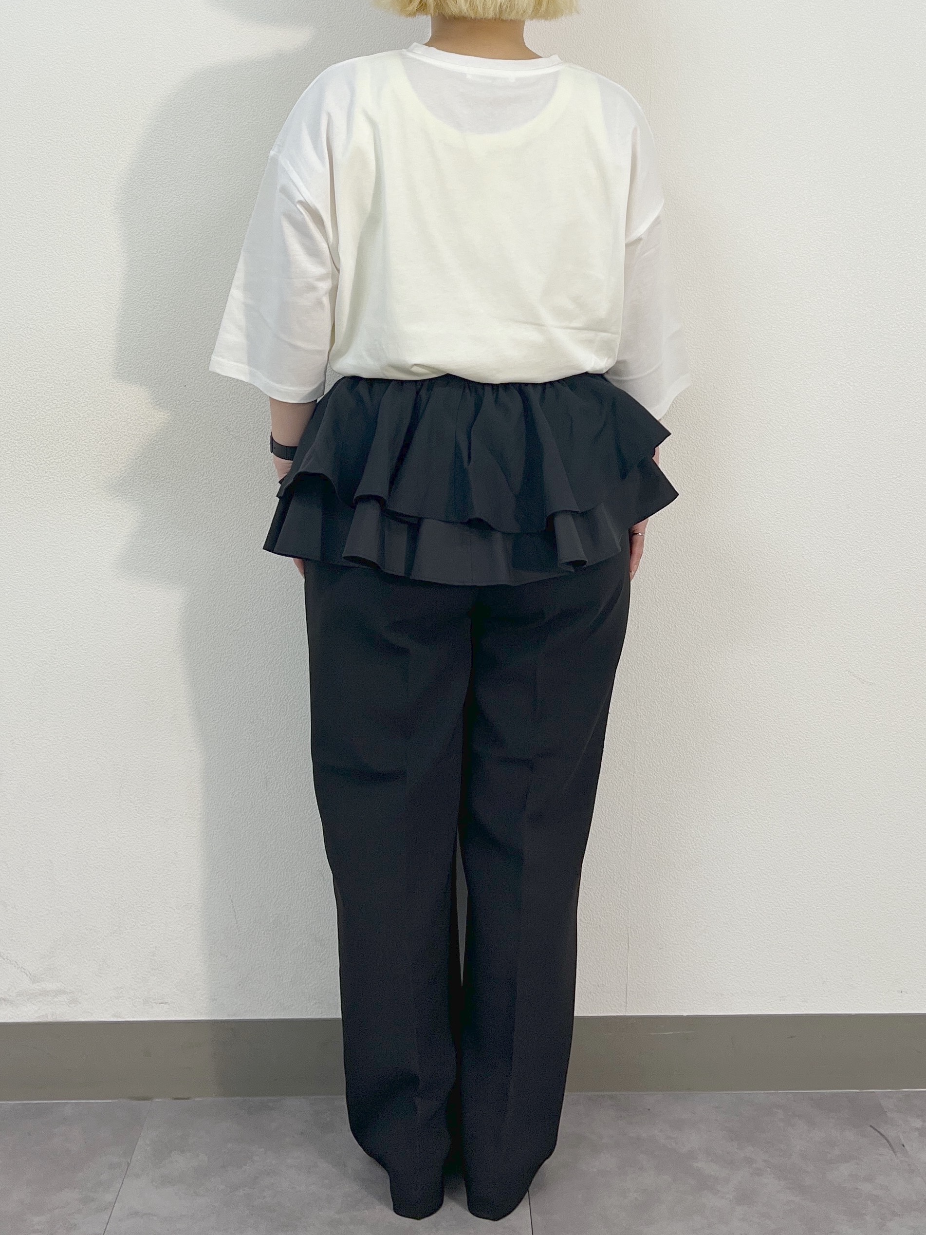くーみーさんの「OPAQUE.CLIP｜リラクシーロゴプリントTシャツ【洗濯機OK】」を使ったコーディネート
