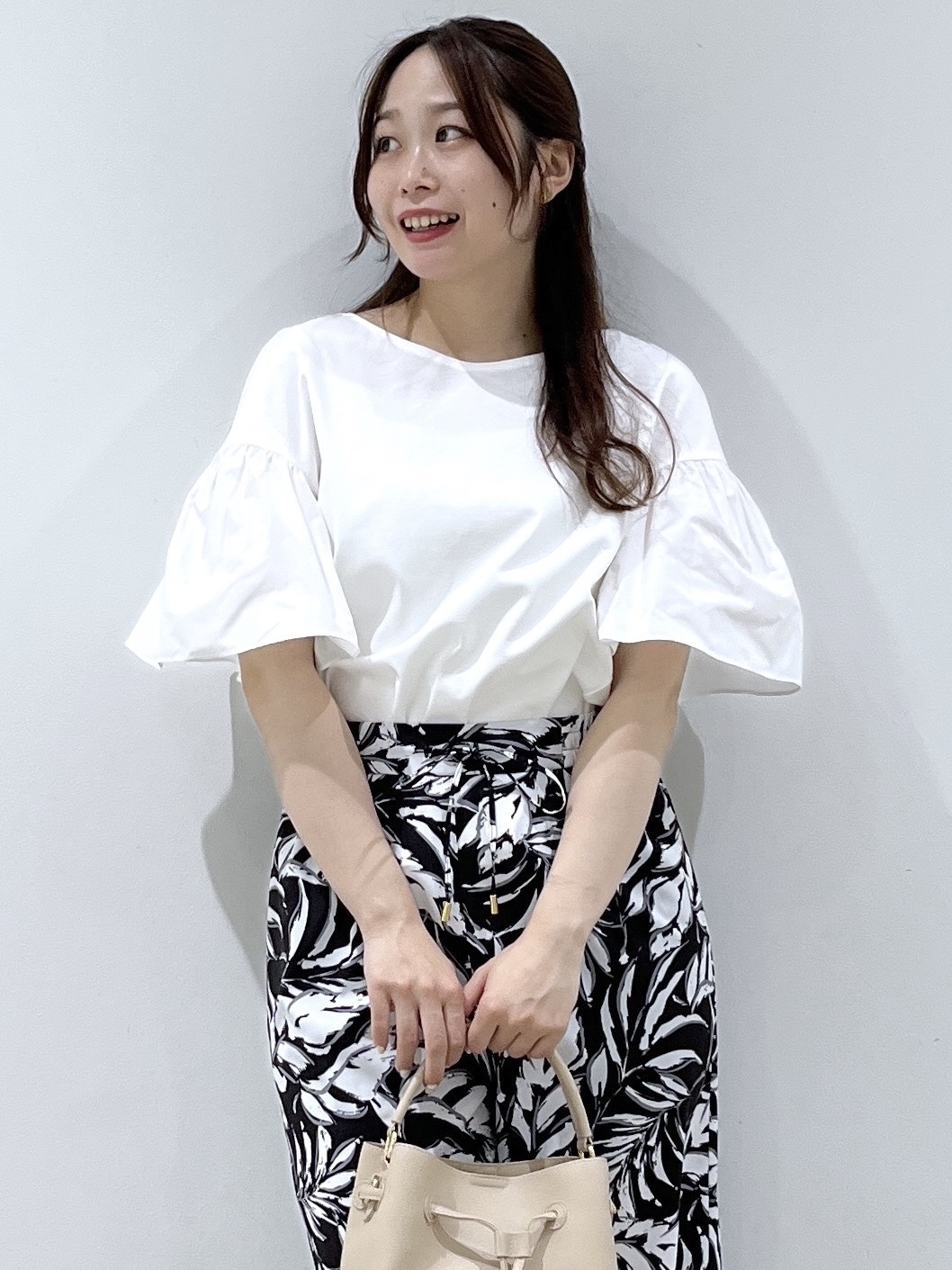 Saekoさんの「COUP DE CHANCE｜【手洗い可／日本製】フレアスリーブプルオーバー」を使ったコーディネート