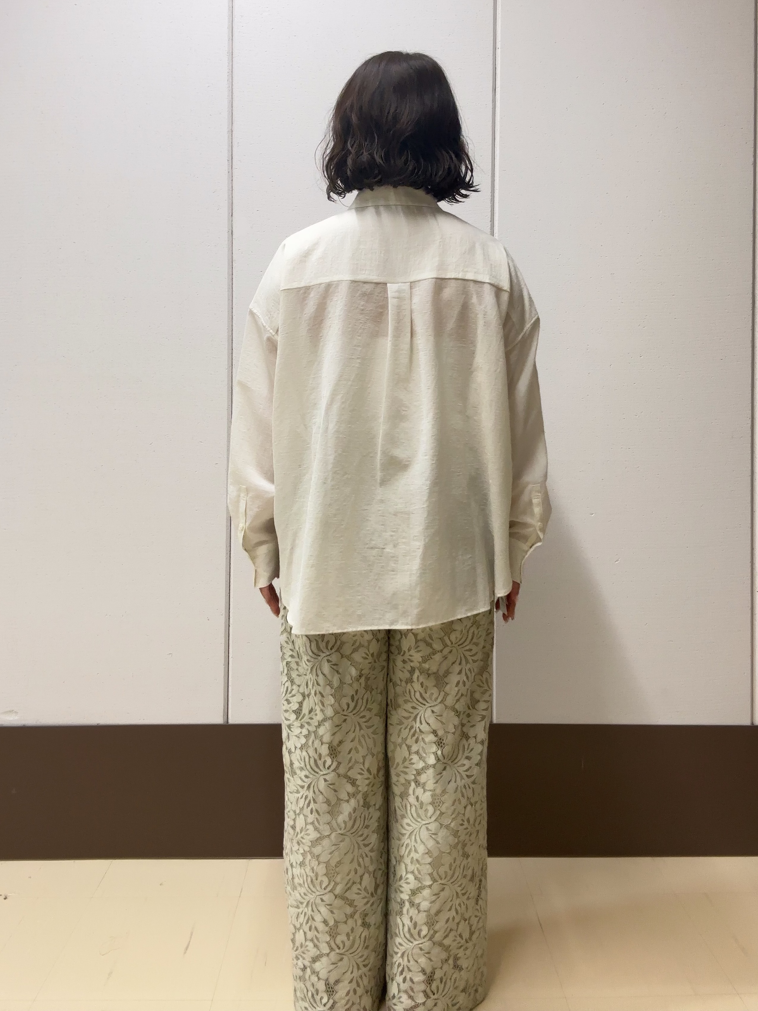 Atsumiさんの「UNTITLED｜◆【2WAY/マシンウォッシャブル】カシュクールデザインシャツ」を使ったコーディネート