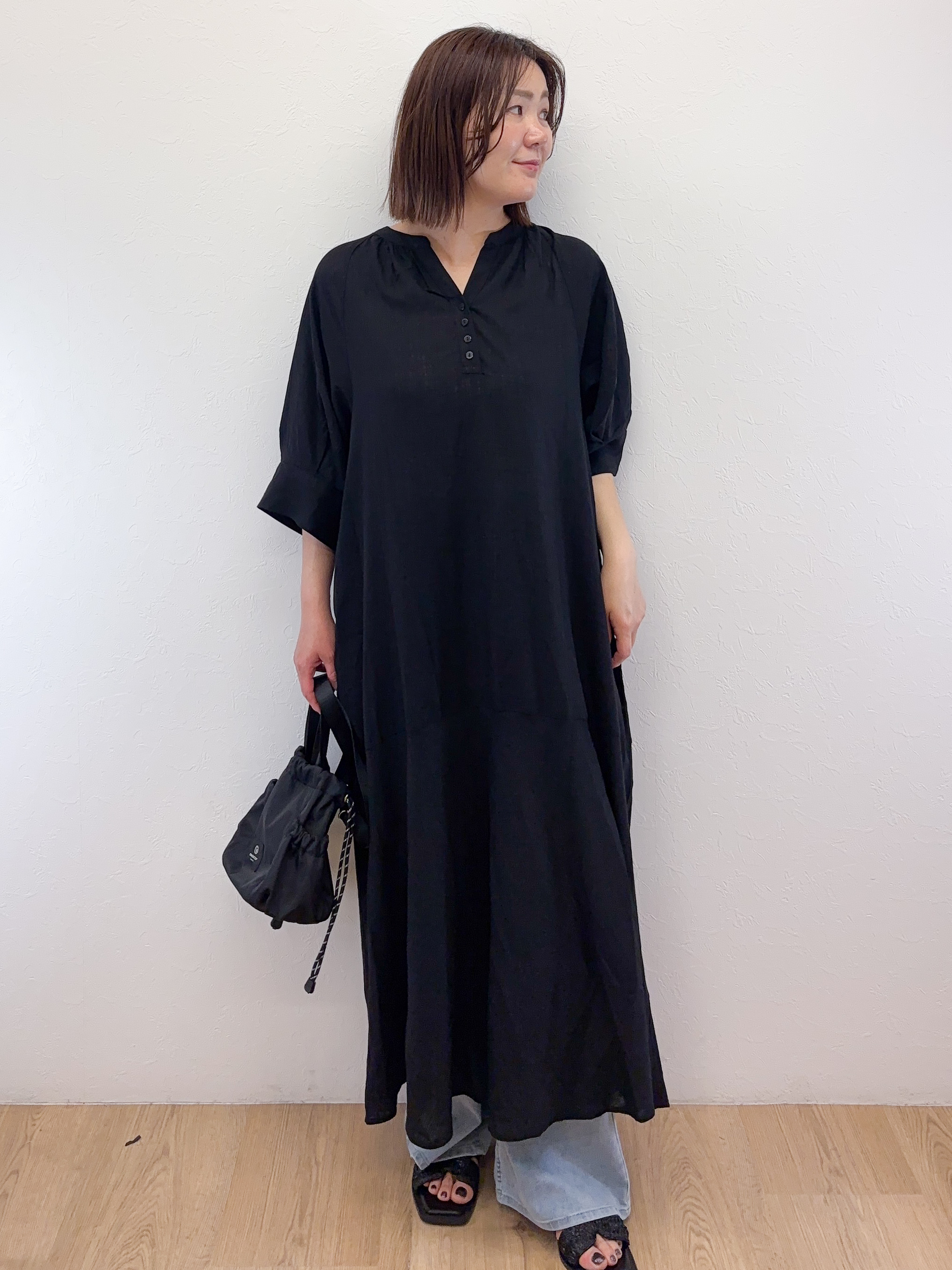 Takeさんの「OPAQUE.CLIP｜キーネックロングワンピース【洗える】」を使ったコーディネート