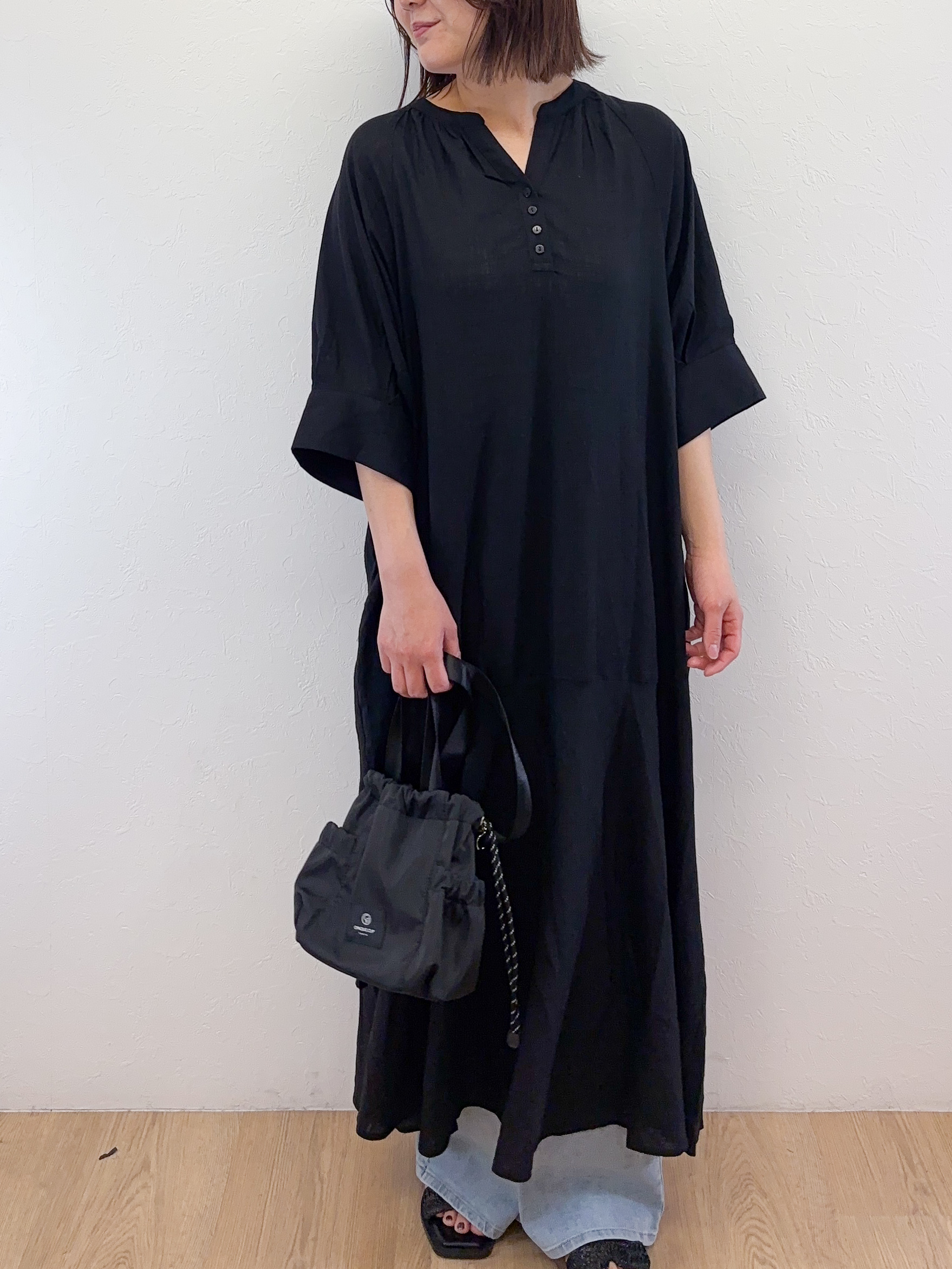 Takeさんの「OPAQUE.CLIP｜キーネックロングワンピース【洗える】」を使ったコーディネート