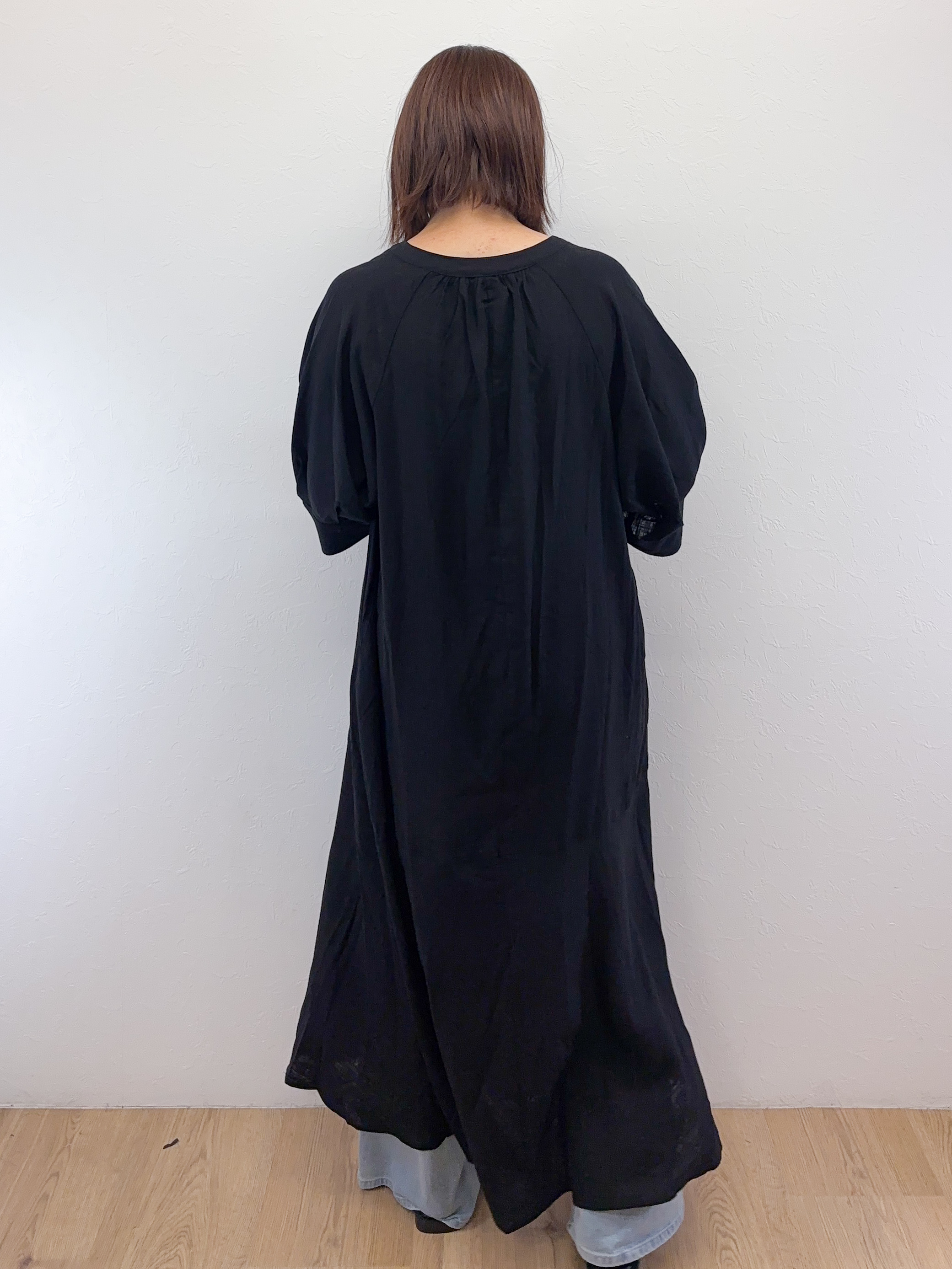 Takeさんの「OPAQUE.CLIP｜キーネックロングワンピース【洗える】」を使ったコーディネート