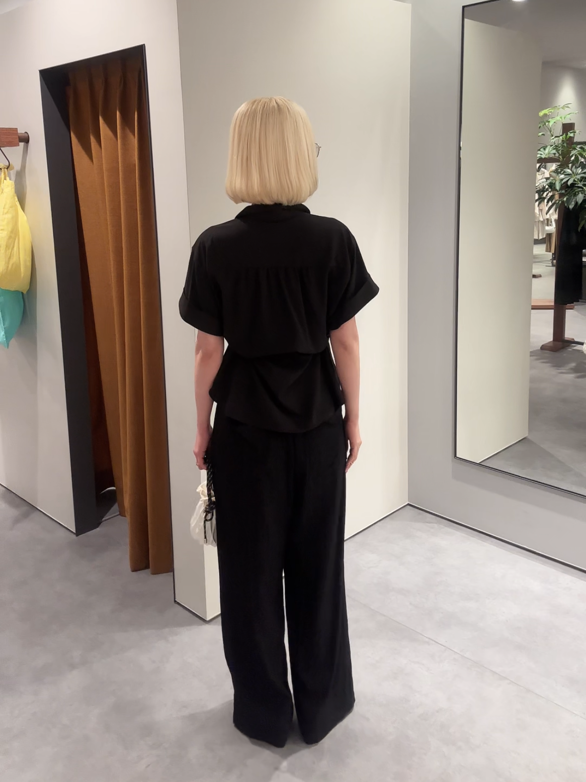 𝕒𝕆𝕚さんの「INDIVI｜Comfy SET UP｜サファリシャツ【セットアップ対応／通勤／カセット服／接触冷感／UVカット】」を使ったコーディネート