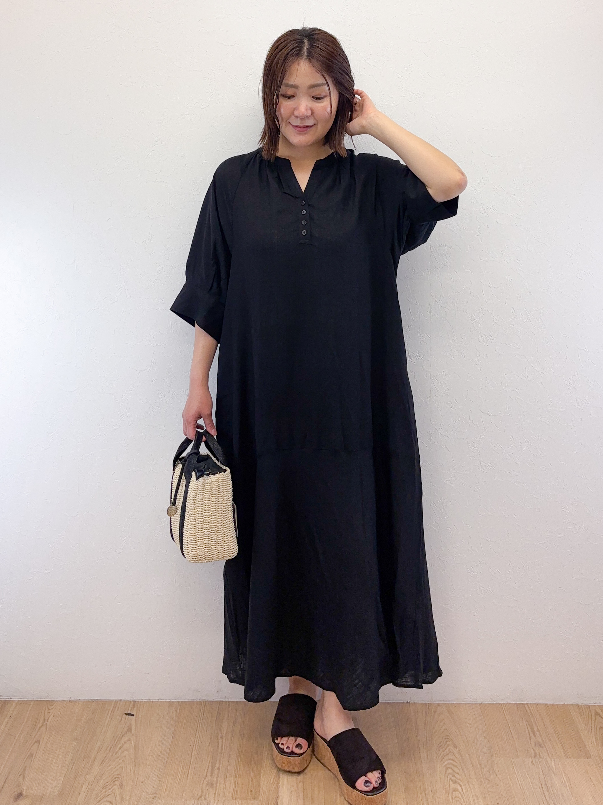 Takeさんの「OPAQUE.CLIP｜キーネックロングワンピース【洗える】」を使ったコーディネート