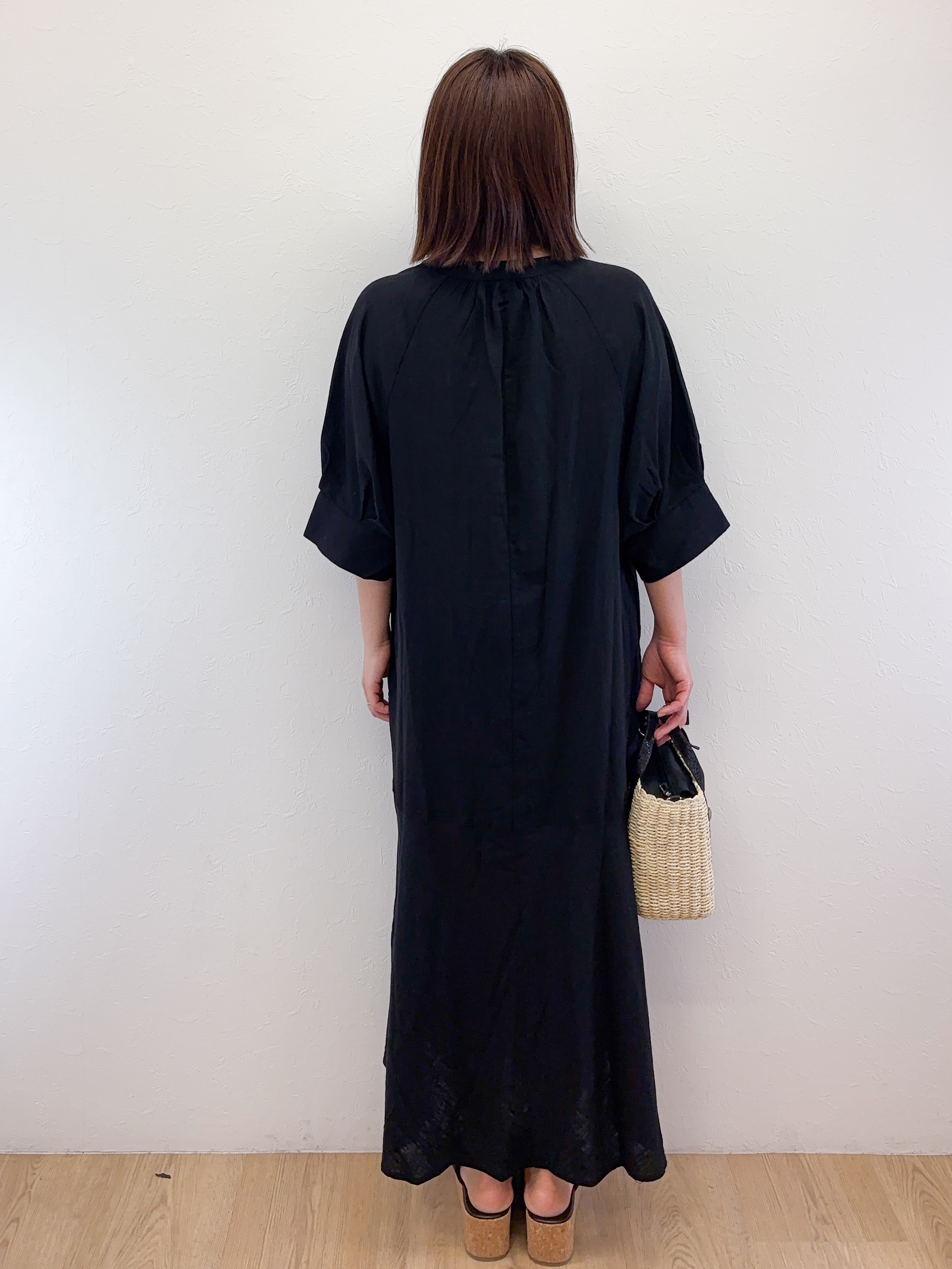 Takeさんの「OPAQUE.CLIP｜キーネックロングワンピース【洗える】」を使ったコーディネート