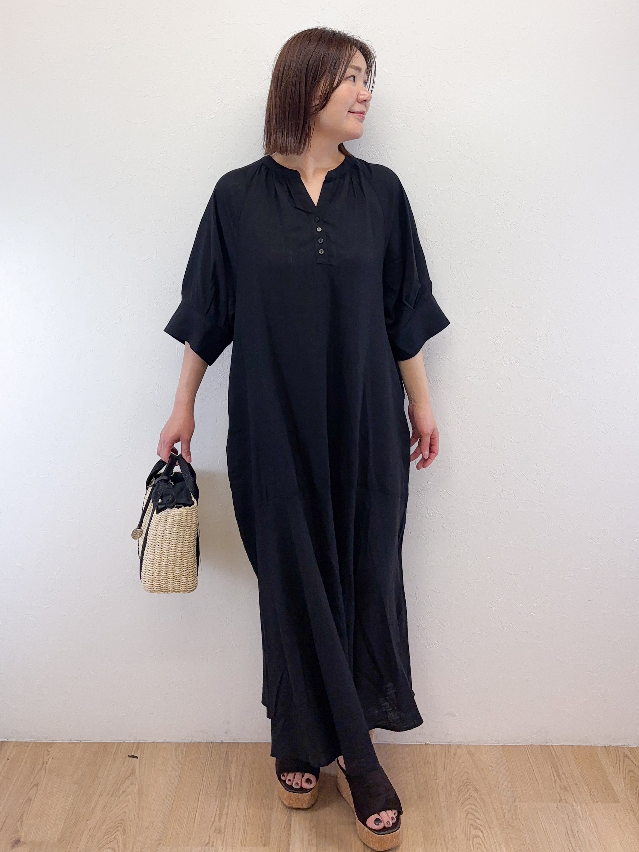 Takeさんの「OPAQUE.CLIP｜キーネックロングワンピース【洗える】」を使ったコーディネート