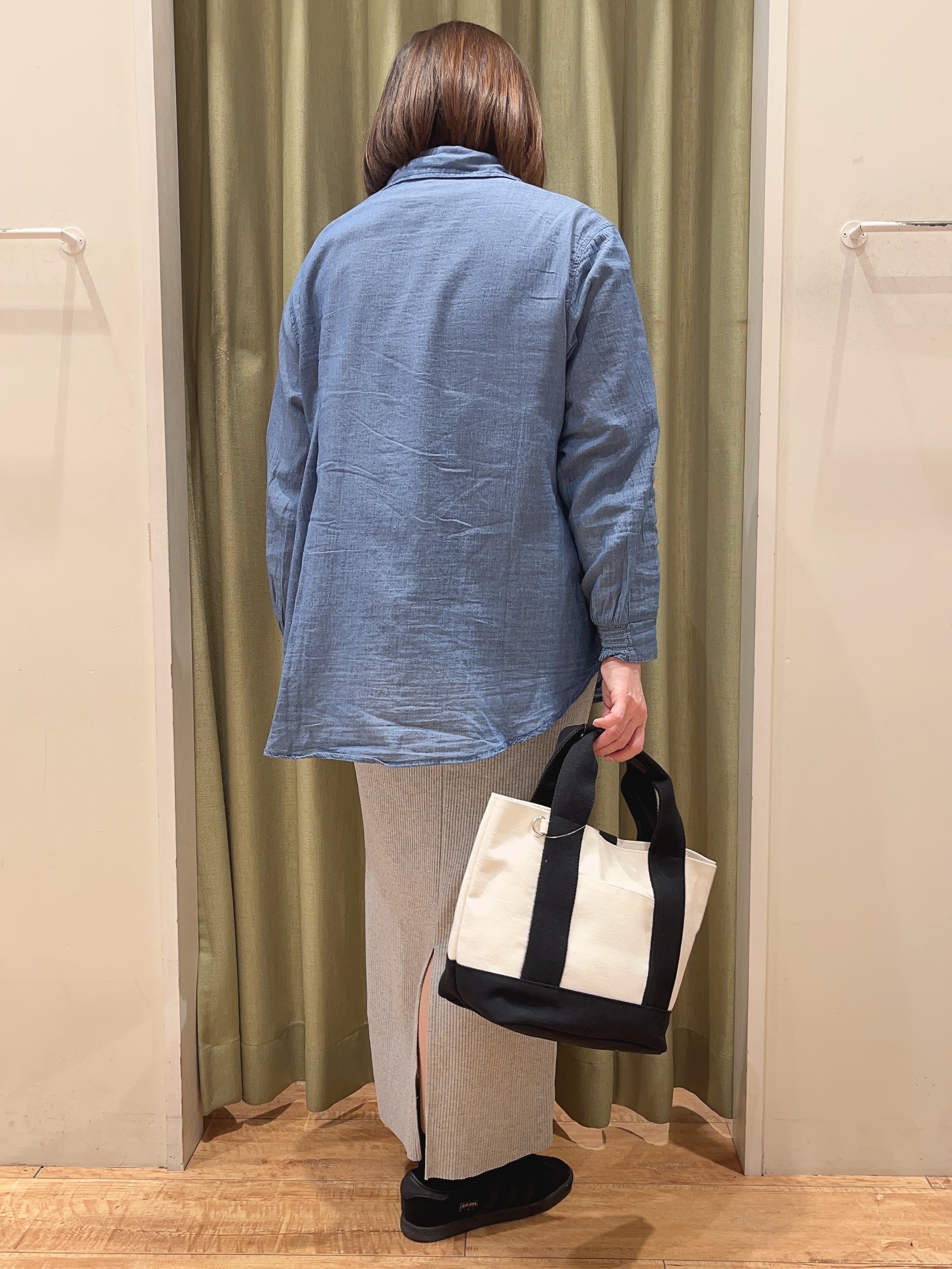 fukuiさんの「SHOO･LA･RUE｜【綿100%/S-LL/プチプラ】ゆるシルエット シンプルTシャツ」を使ったコーディネート