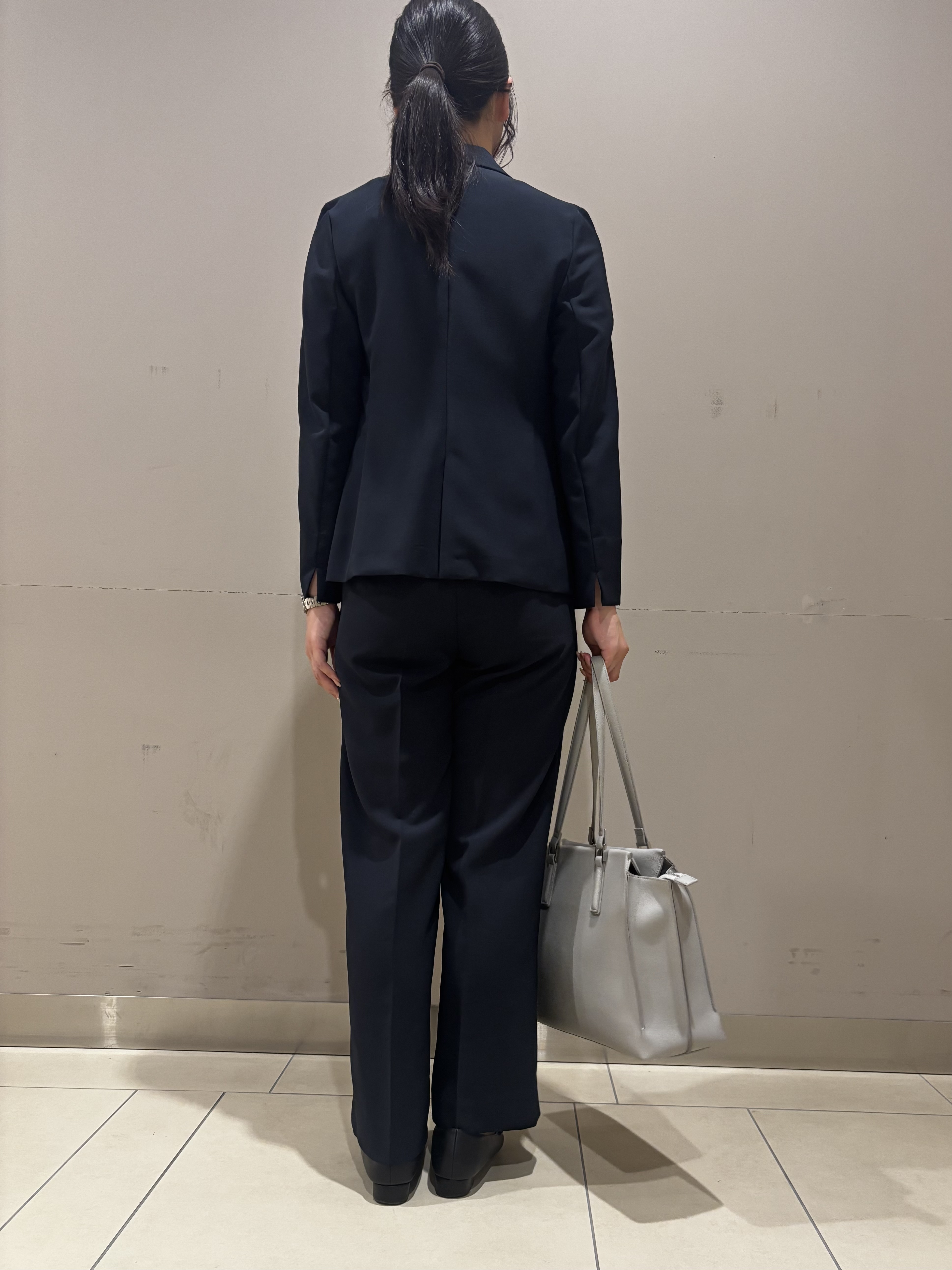Misakiさんの「INDIVI｜【定番スーツ／UVケア／洗える】ウール調テーラードジャケット」を使ったコーディネート