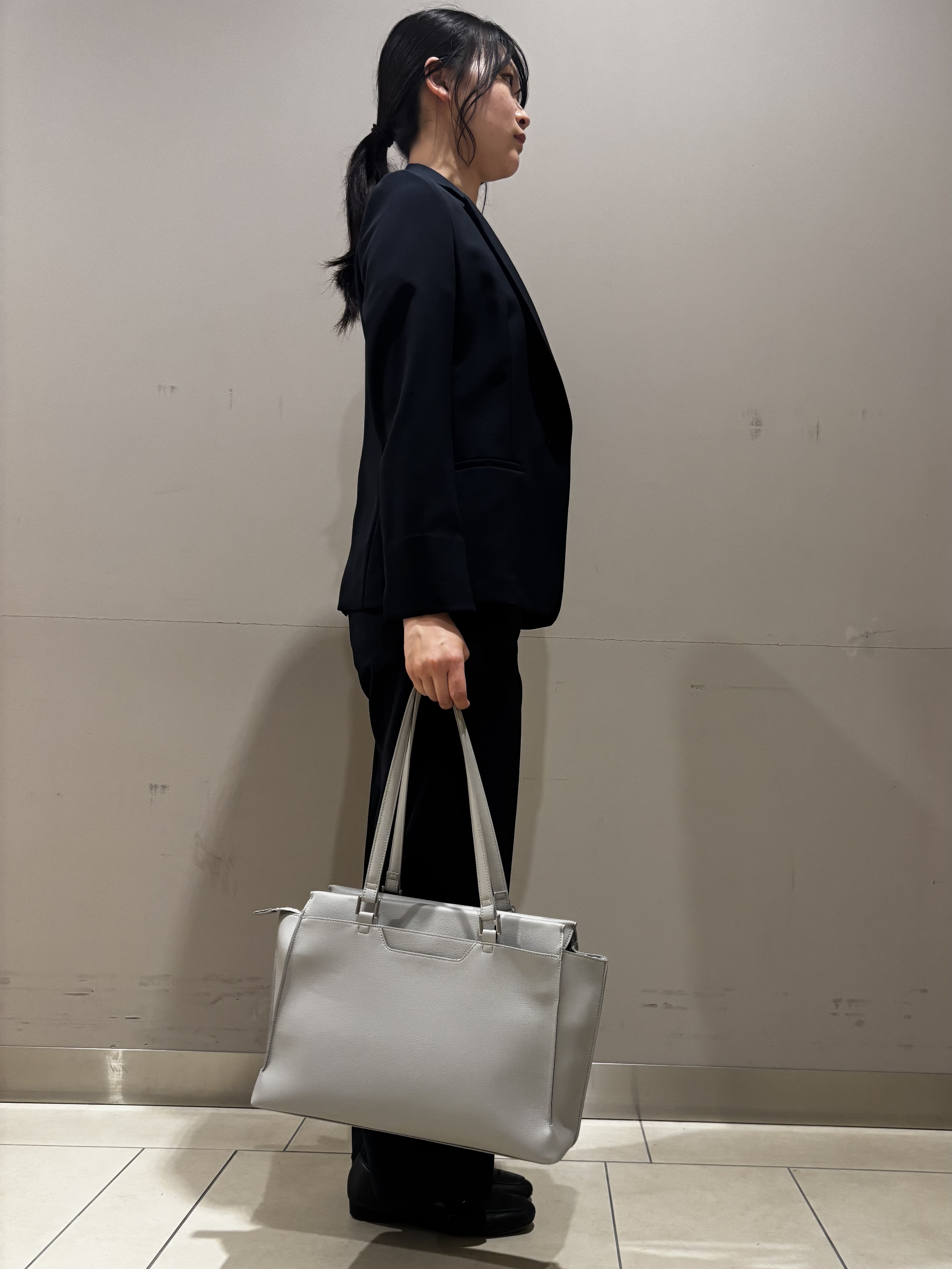 Misakiさんの「INDIVI｜【定番スーツ／UVケア／洗える】ウール調テーラードジャケット」を使ったコーディネート