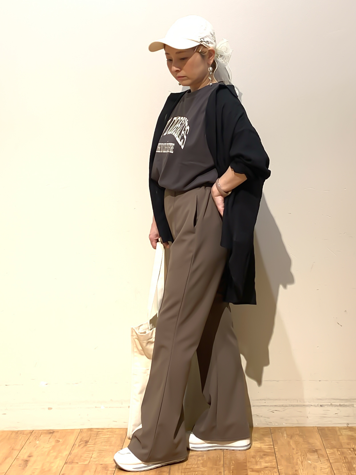 MEGさんの「SHOO･LA･RUE｜【綿100%/S-LL/プチプラ】ゆるシルエット シンプルTシャツ」を使ったコーディネート