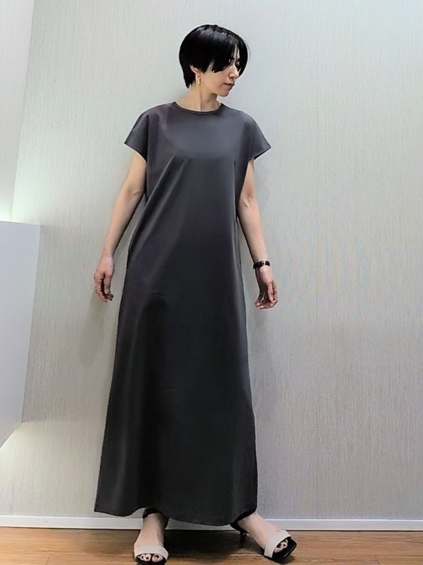 ミズタさんの「UNTITLED｜【洗える/清涼感】ドライタッチスリーブレスカーディガン」を使ったコーディネート