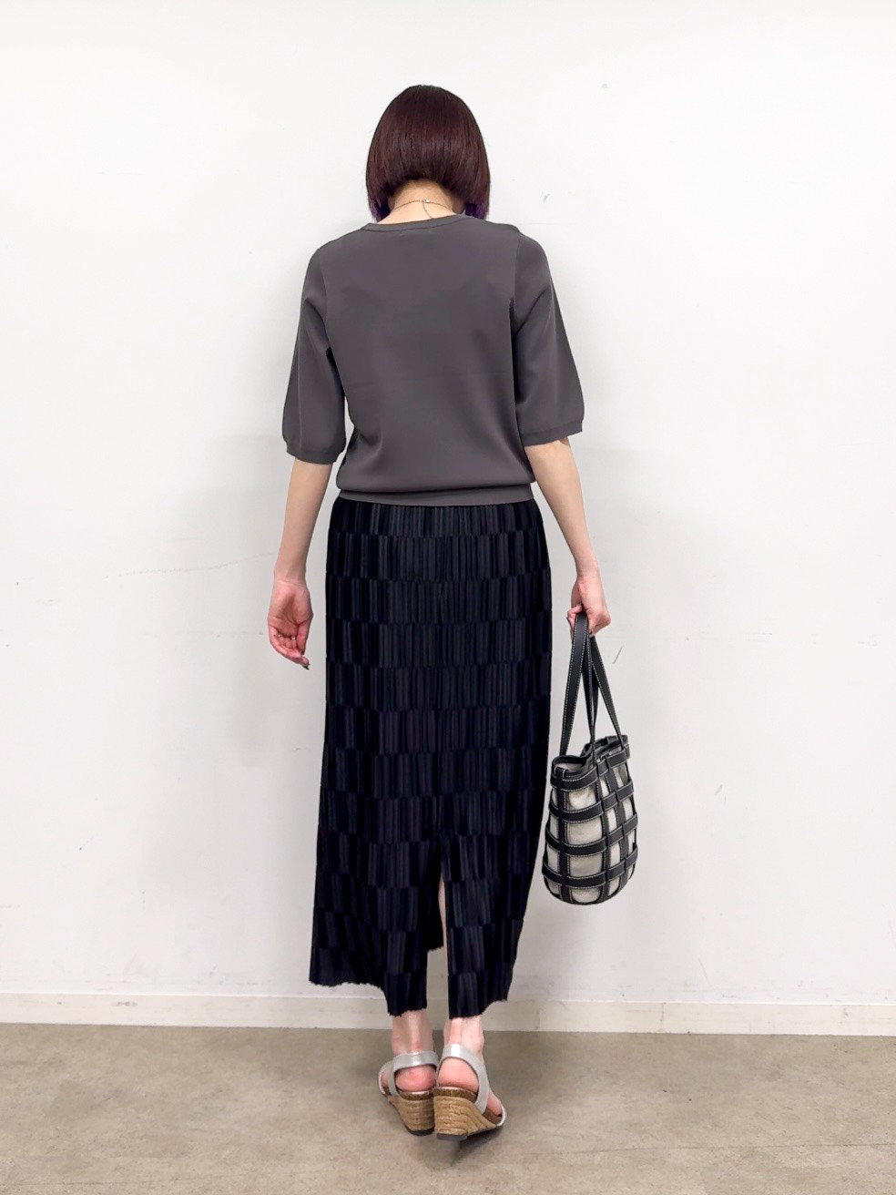 𝐜𝐡𝐢𝐤𝐚さんの「SHOO･LA･RUE｜【毎日洗える/S-LL/UV】上半身すっきり 二の腕見せない5分袖ニット」を使ったコーディネート