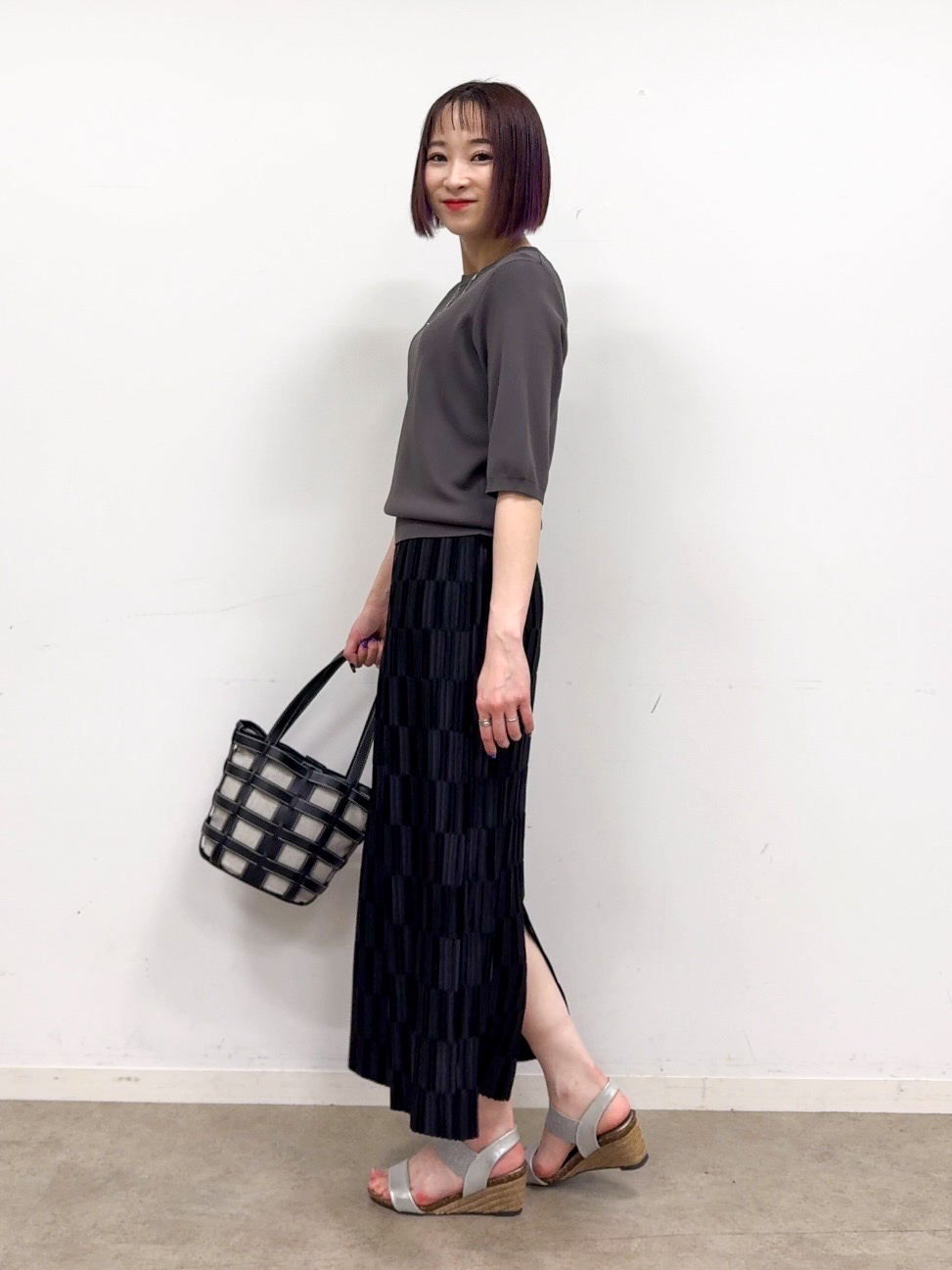 𝐜𝐡𝐢𝐤𝐚さんの「SHOO･LA･RUE｜【毎日洗える/S-LL/UV】上半身すっきり 二の腕見せない5分袖ニット」を使ったコーディネート