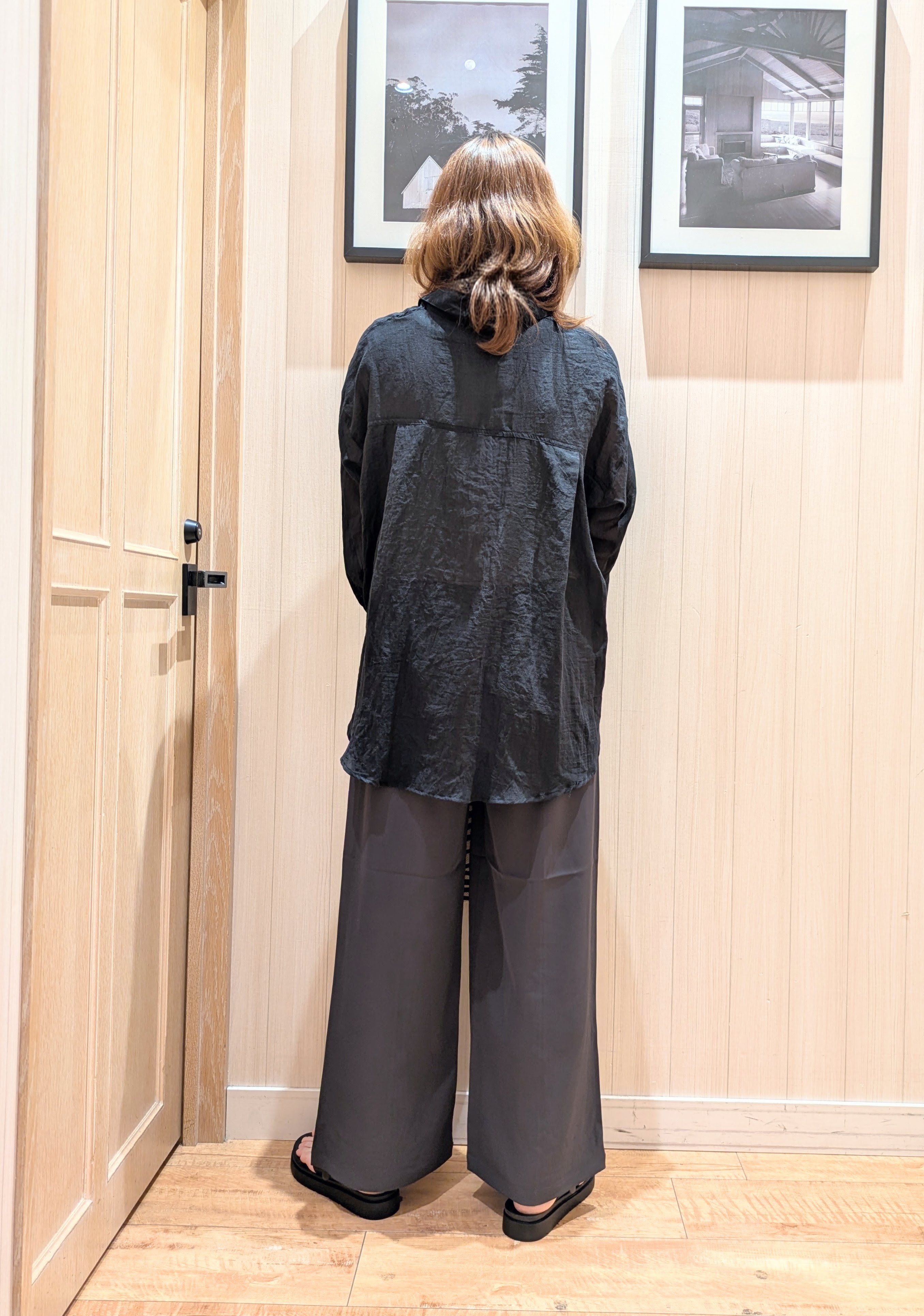 S☆mama さんの「SHOO･LA･RUE｜【洗濯機可】スクエアネックが小顔効果に　きらきらラメタンクトップ」を使ったコーディネート