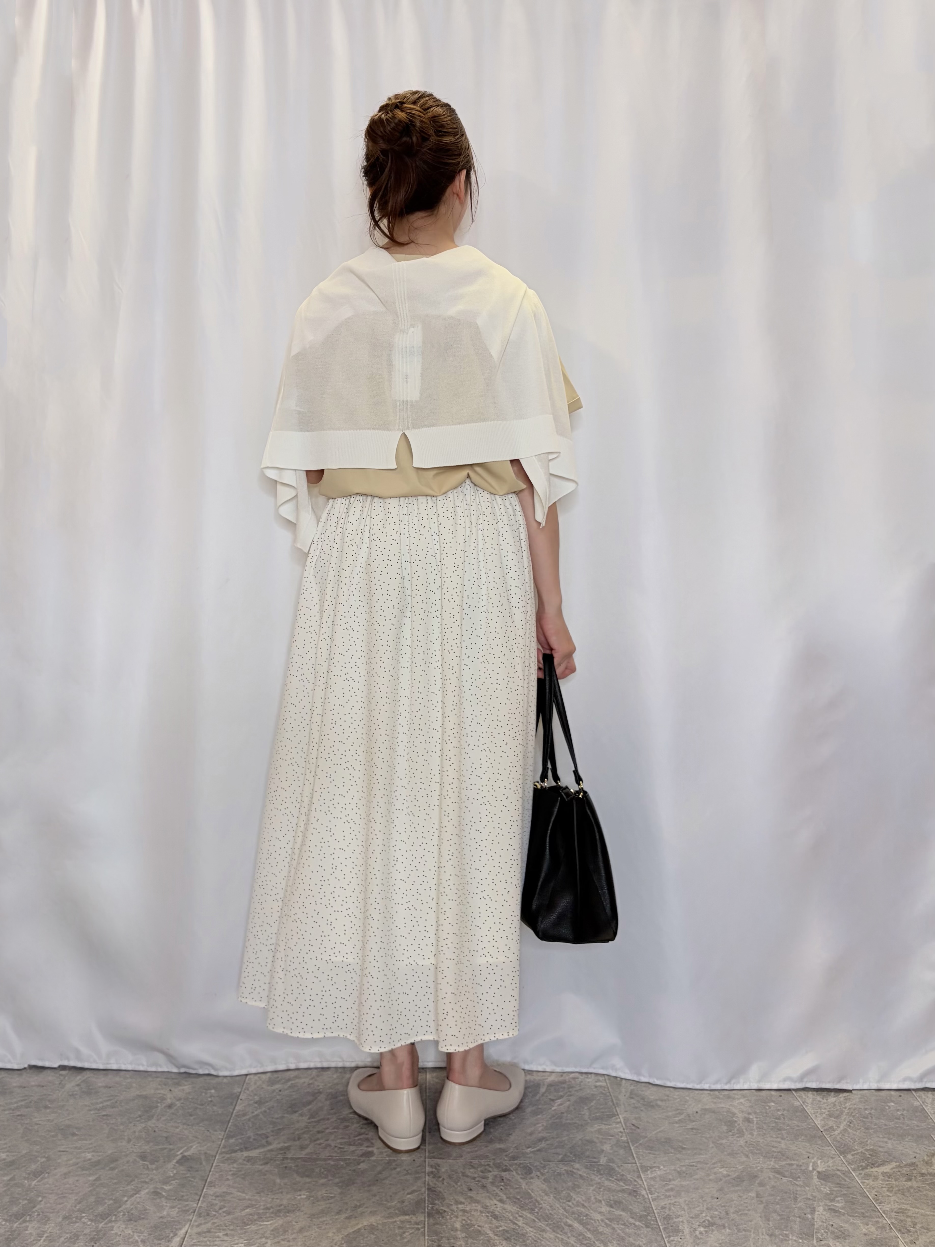 おうめさんの「SHOO･LA･RUE｜【洗濯後しわになりにくい/UV/S-LL】Tシャツ感覚できれい見え タックブラウス」を使ったコーディネート