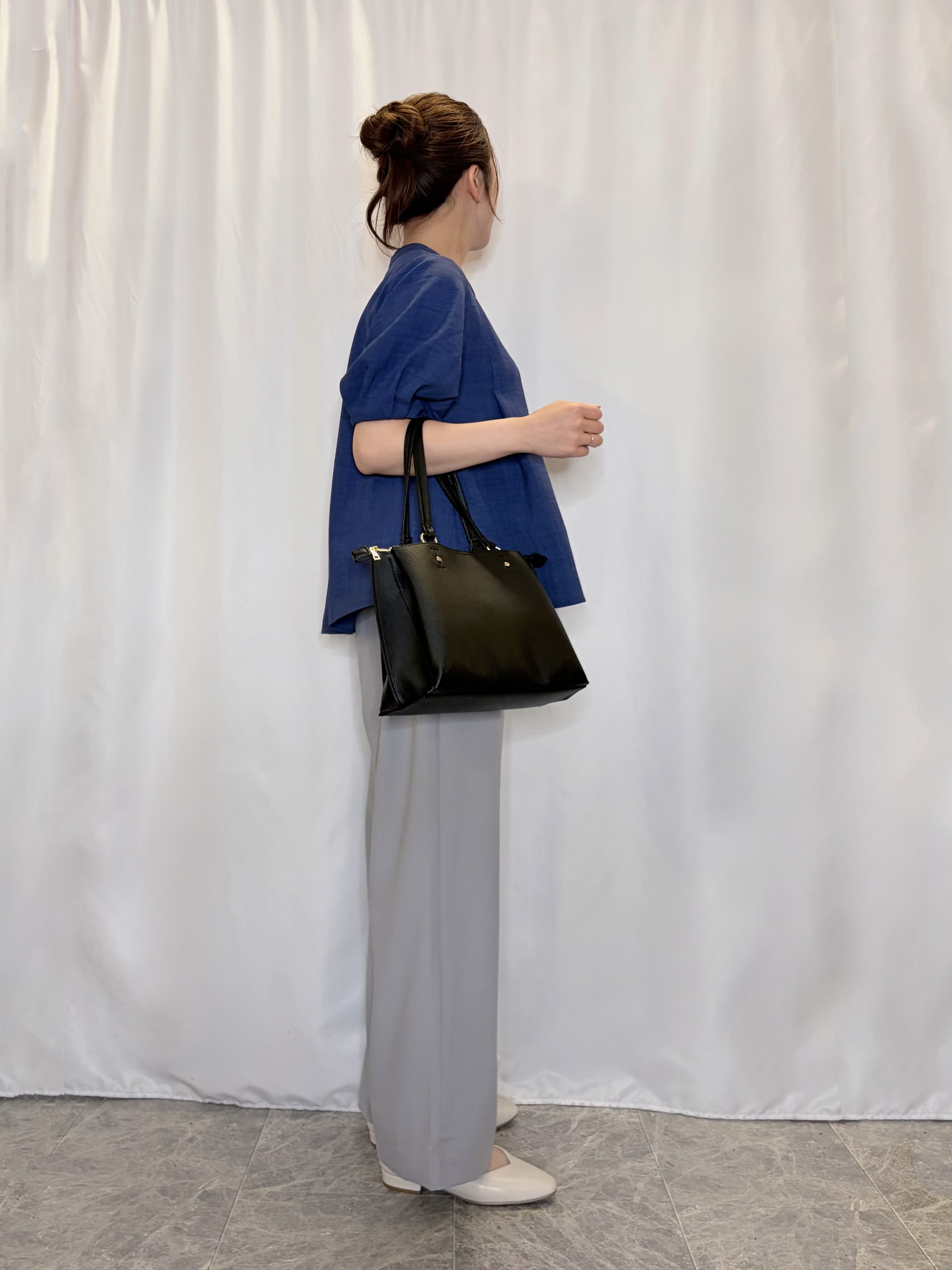 おうめさんの「SHOO･LA･RUE｜【高レビュー/洗濯後しわになりにくい/インせず着られる】自然に体型カバー 麻調ペプラムブラウス」を使ったコーディネート