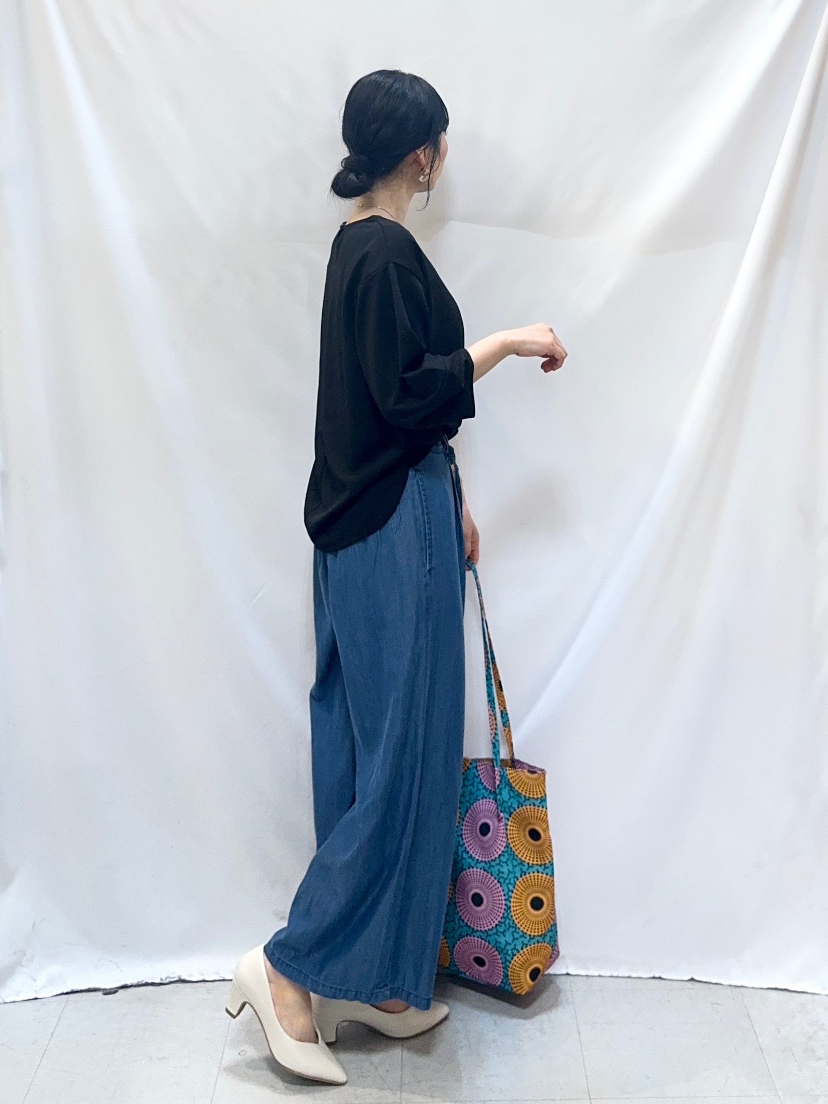 𝐇𝐢𝐫𝐨𝐦𝐢さんの「SHOO･LA･RUE｜【着丈選べる】ウエストリボン デニムイージーワイドパンツ」を使ったコーディネート