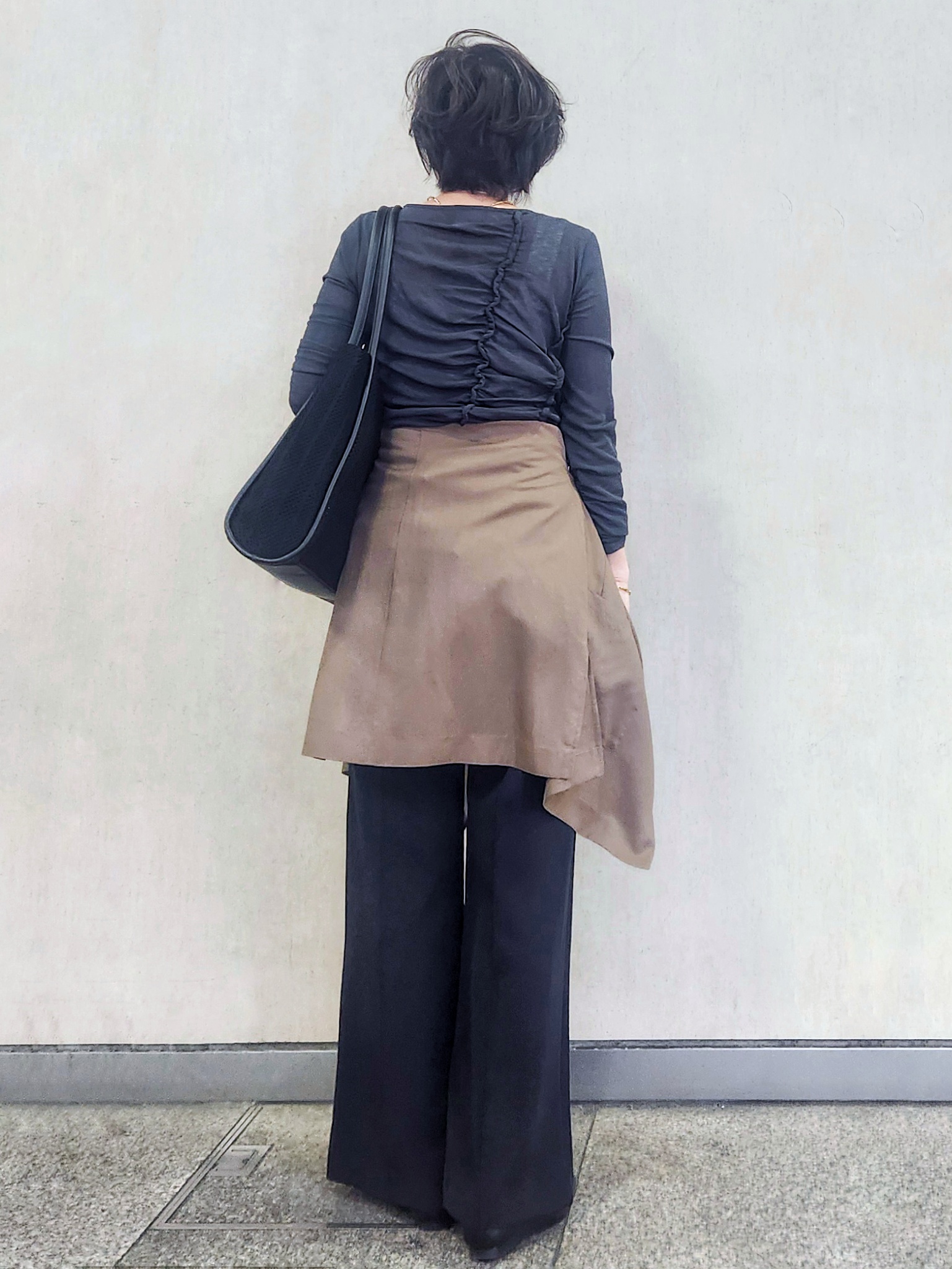 milkyさんの「OPAQUE.CLIP｜【es】アシンメトリーシャーリング シアーカットソー【洗濯機OK】」を使ったコーディネート