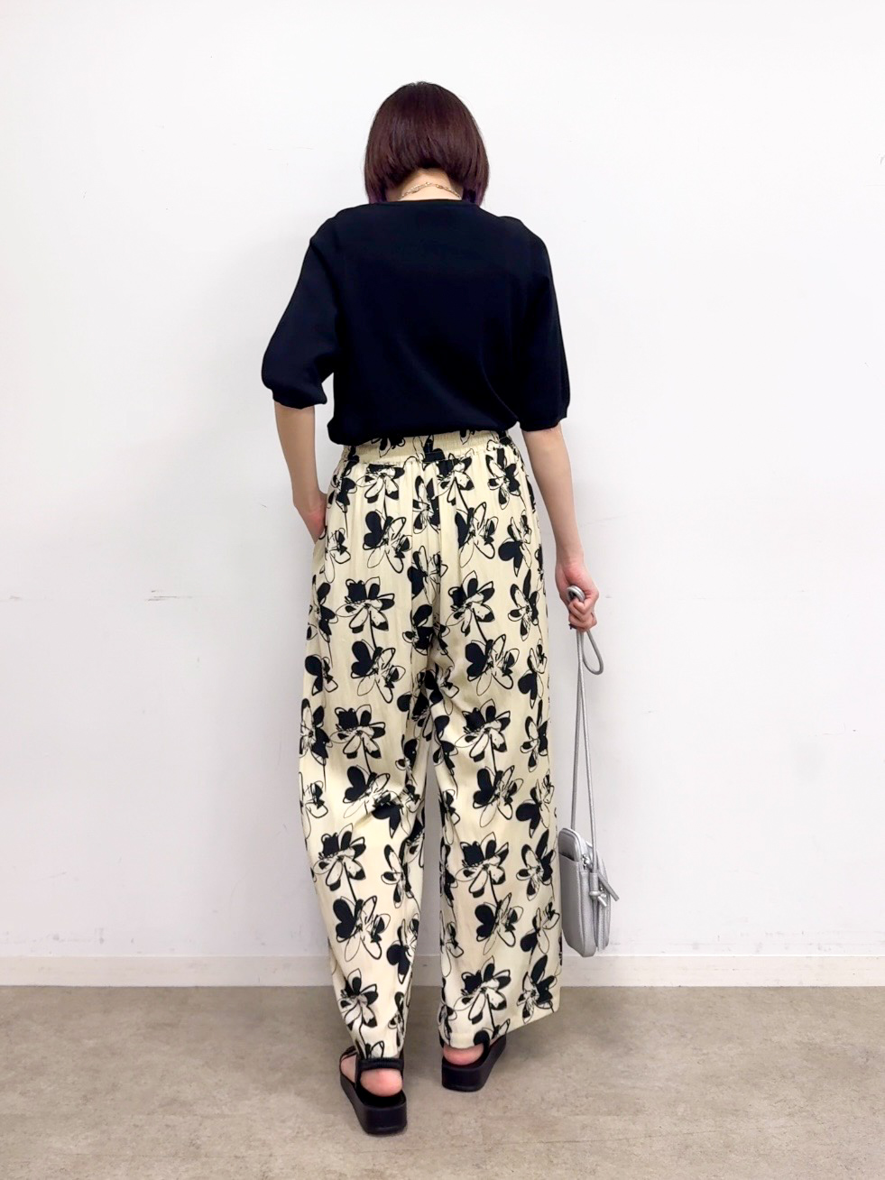 𝐜𝐡𝐢𝐤𝐚さんの「SHOO･LA･RUE｜【毎日洗える/S-LL/UV】上半身すっきり 二の腕見せない5分袖ニット」を使ったコーディネート