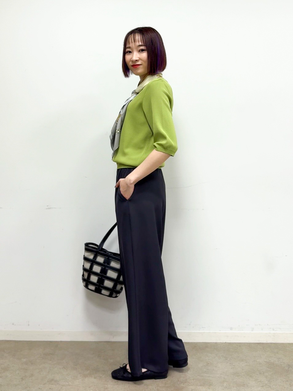 𝐜𝐡𝐢𝐤𝐚さんの「SHOO･LA･RUE｜【毎日洗える/S-LL/UV】上半身すっきり 二の腕見せない5分袖ニット」を使ったコーディネート
