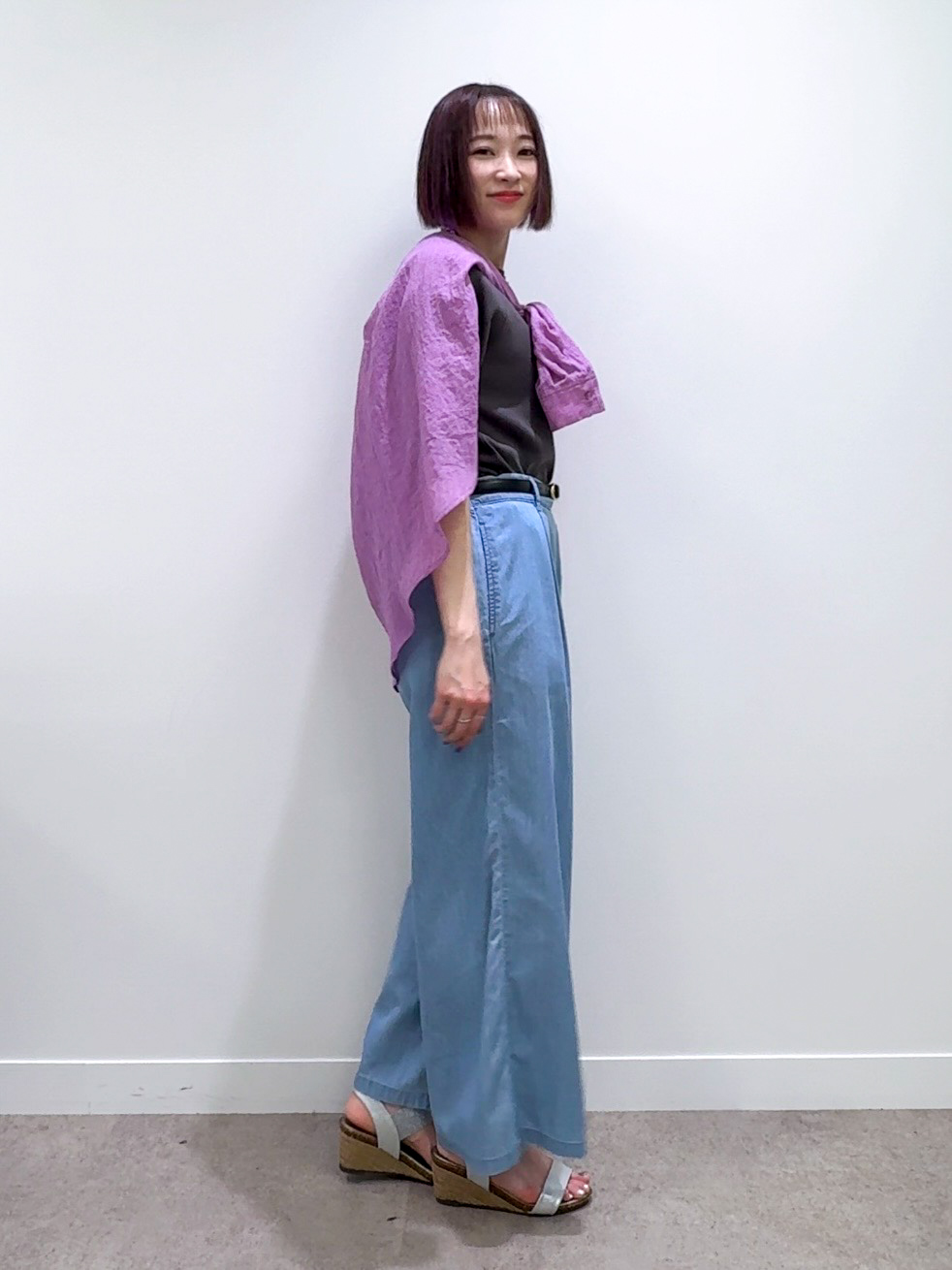 𝐜𝐡𝐢𝐤𝐚さんの「SHOO･LA･RUE｜【毎日洗える/S-LL/UV】上半身すっきり 二の腕見せない5分袖ニット」を使ったコーディネート