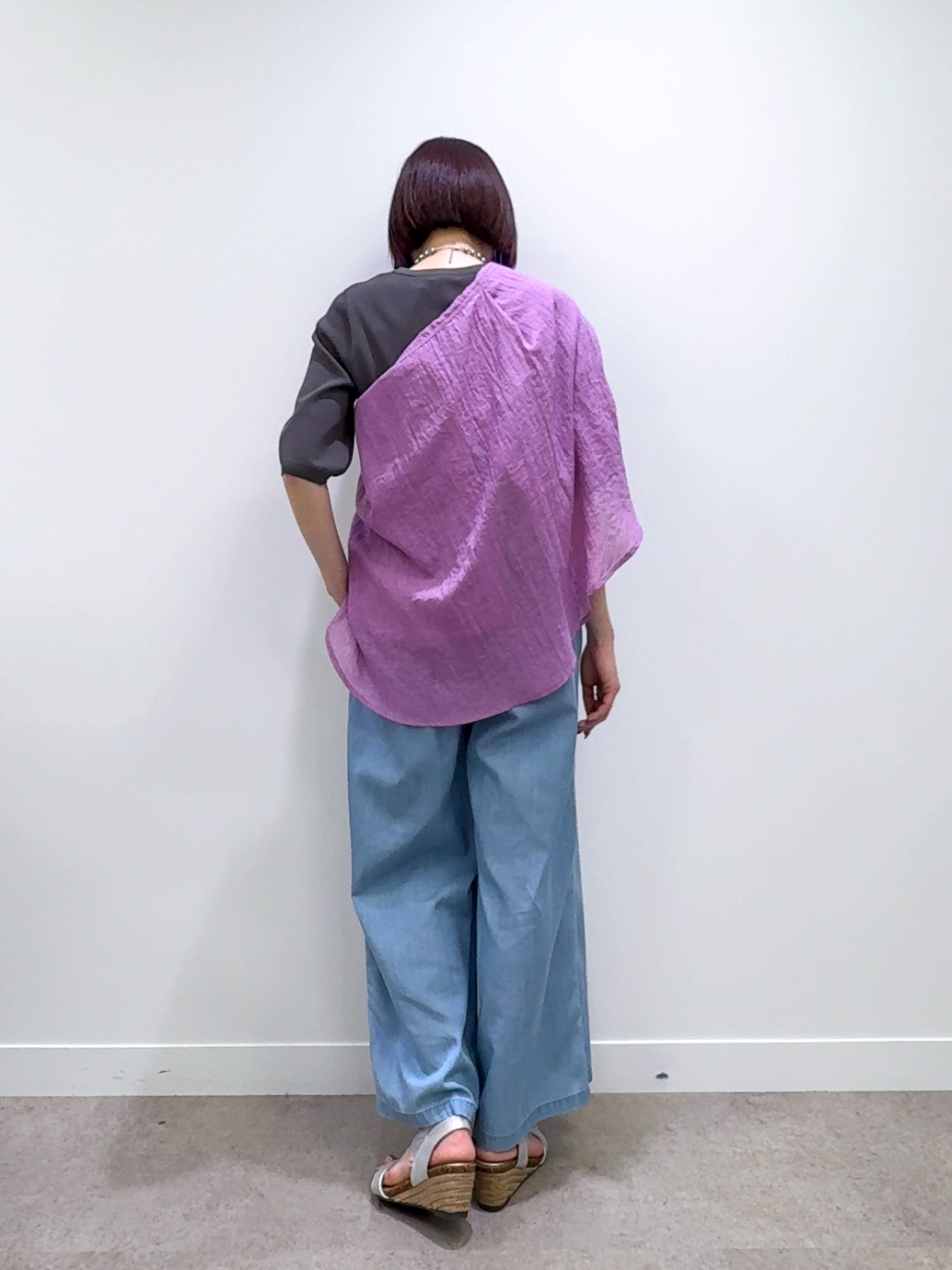 𝐜𝐡𝐢𝐤𝐚さんの「SHOO･LA･RUE｜【毎日洗える/S-LL/UV】上半身すっきり 二の腕見せない5分袖ニット」を使ったコーディネート