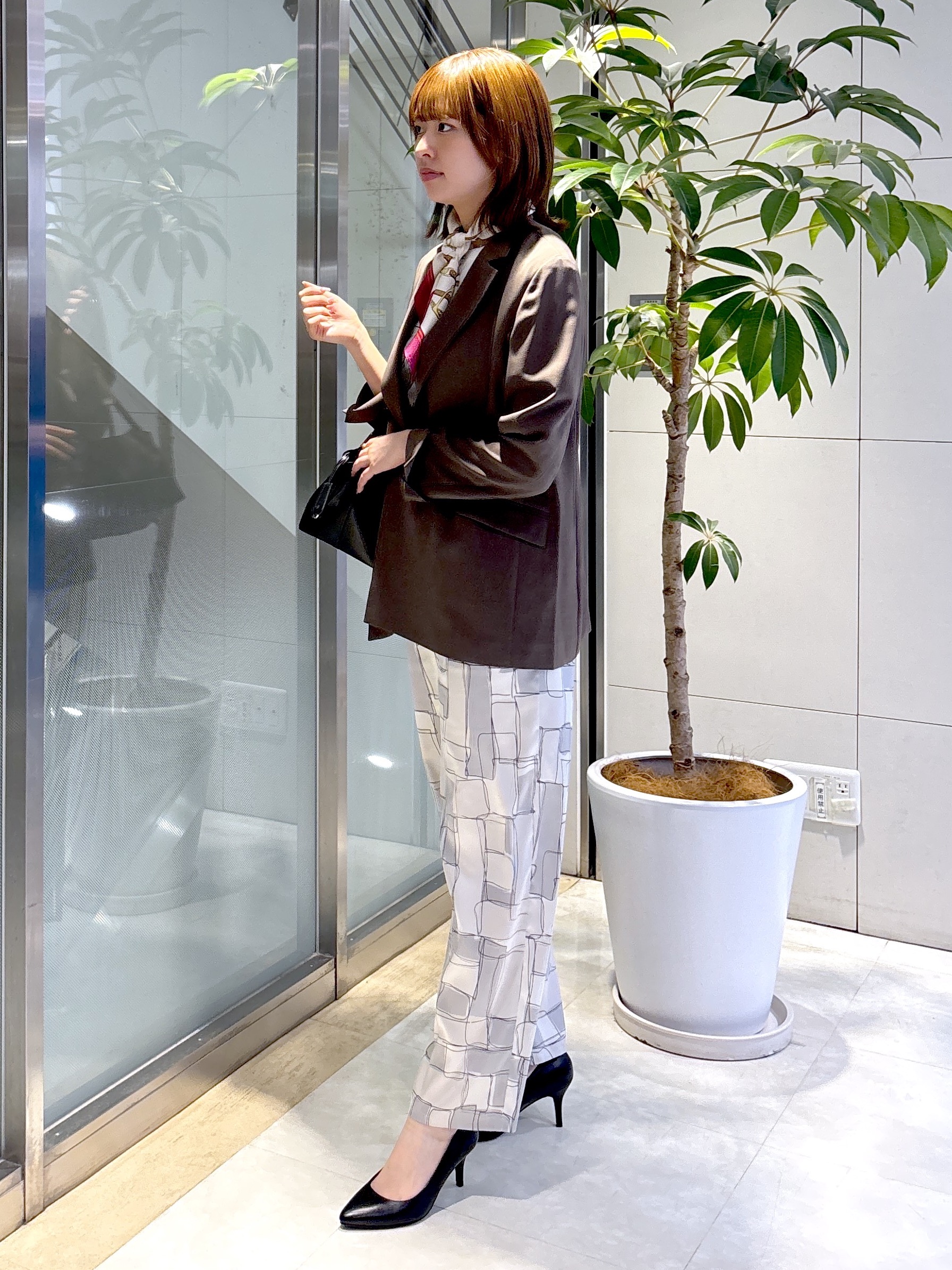 yukaさんの「UNTITLED｜【新色追加/セットアップ可】エアリー ダブルブレストジャケット」を使ったコーディネート