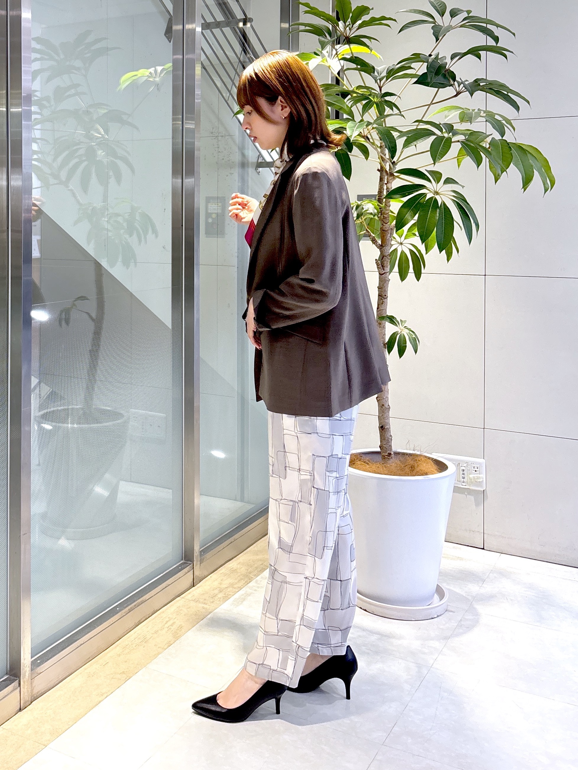 yukaさんの「UNTITLED｜【新色追加/セットアップ可】エアリー ダブルブレストジャケット」を使ったコーディネート
