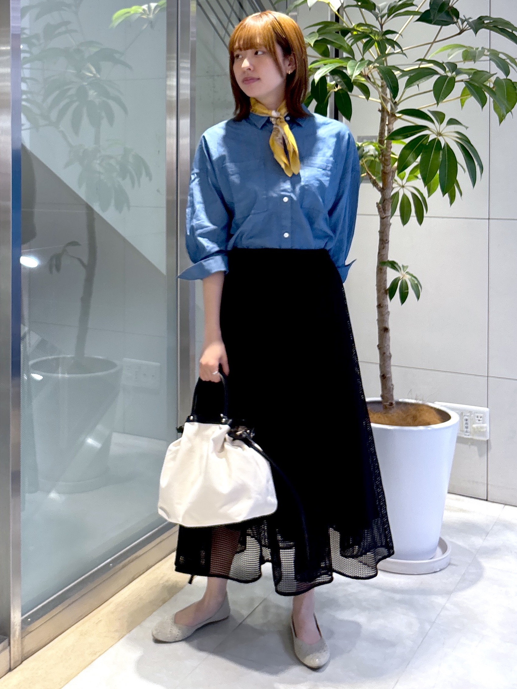 yukaさんの「UNTITLED｜◆【コットン100%/洗える】エアリーデニムシャツ」を使ったコーディネート