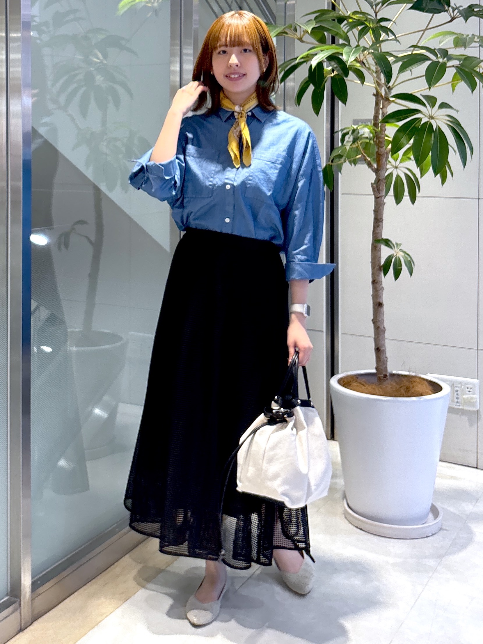 yukaさんの「UNTITLED｜◆【コットン100%/洗える】エアリーデニムシャツ」を使ったコーディネート