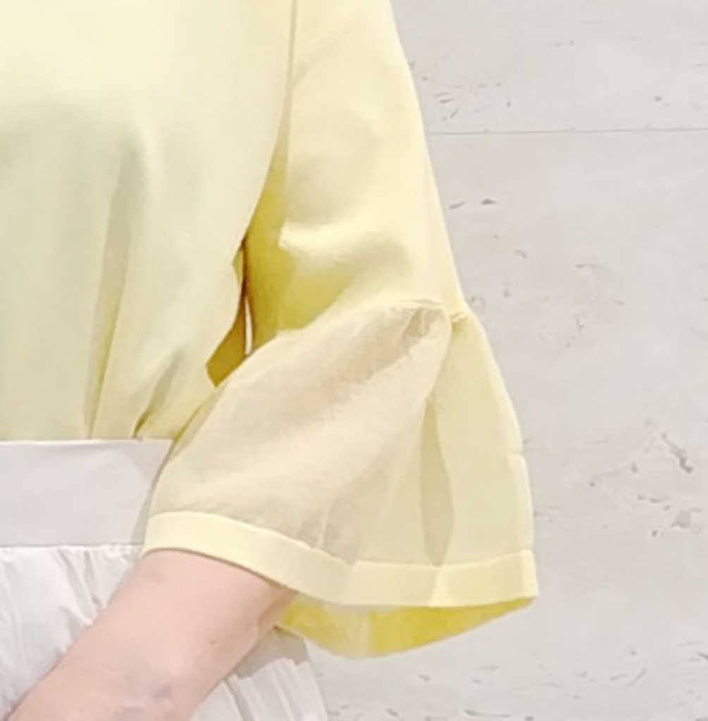 よしみさんの「OPAQUE.CLIP｜シアーフレアスリーブニット【洗濯機OK／抗ピル】」を使ったコーディネート