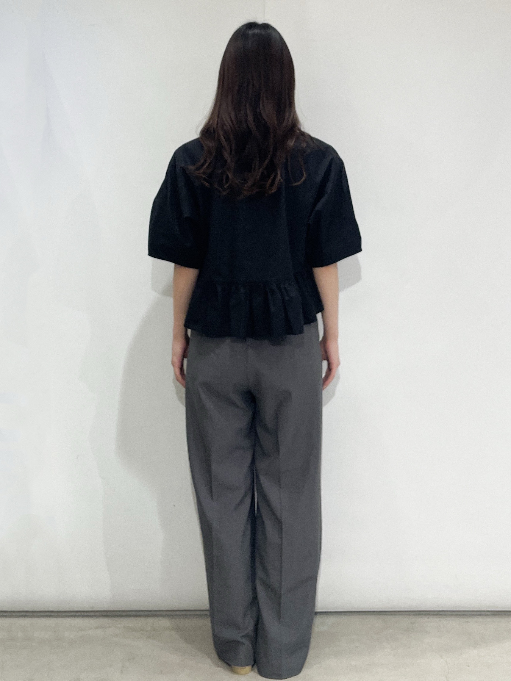 sayaさんの「OPAQUE.CLIP｜フリルペプラムシャツブラウス【洗濯機OK】」を使ったコーディネート