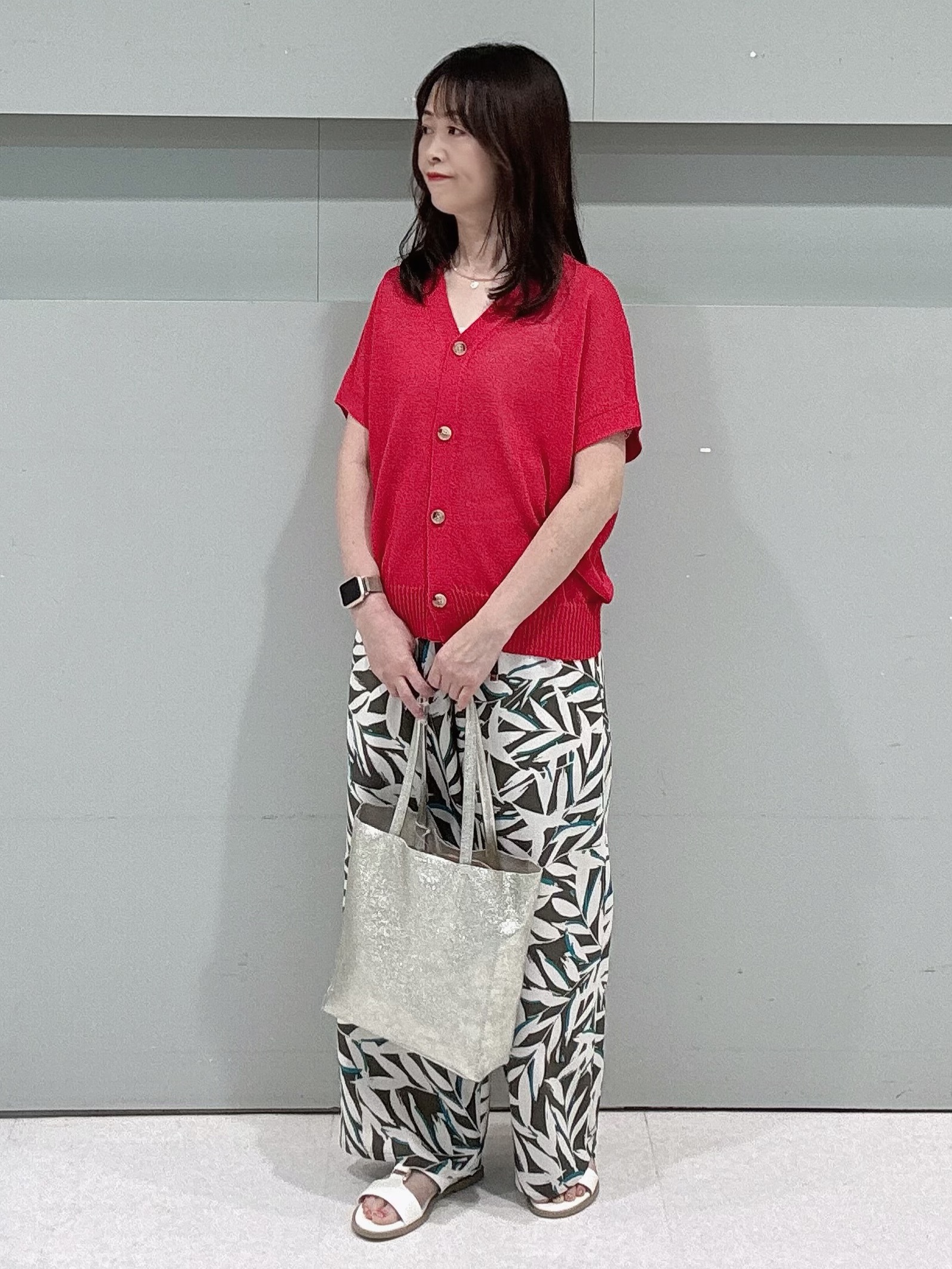 makiさんの「UNTITLED｜【洗える/清涼感】ドライタッチスリーブレスカーディガン」を使ったコーディネート