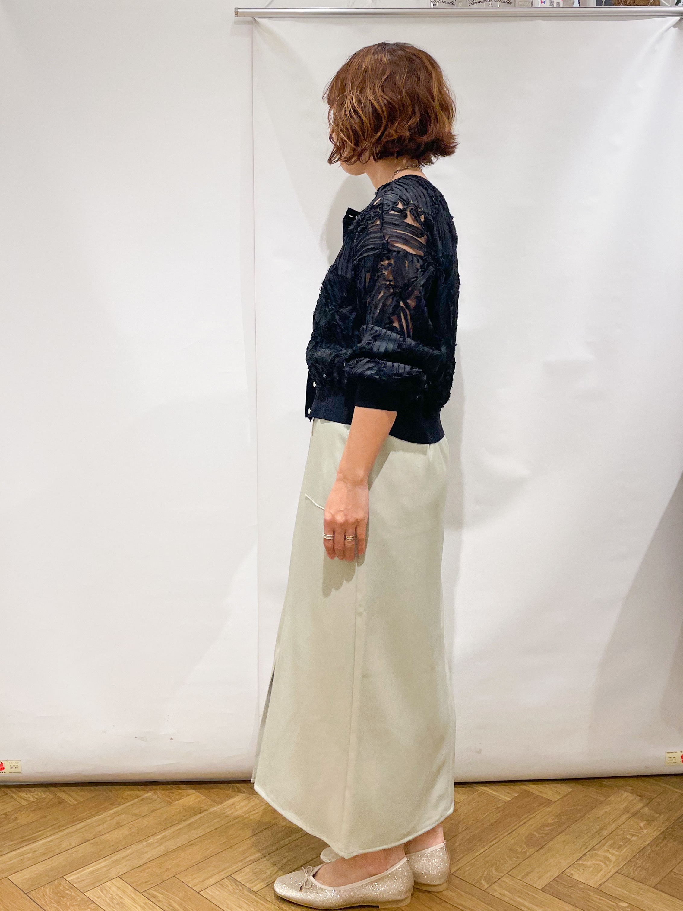 なかさんの「index｜シアー幾何刺繍カーディガン【洗濯機OK】」を使ったコーディネート