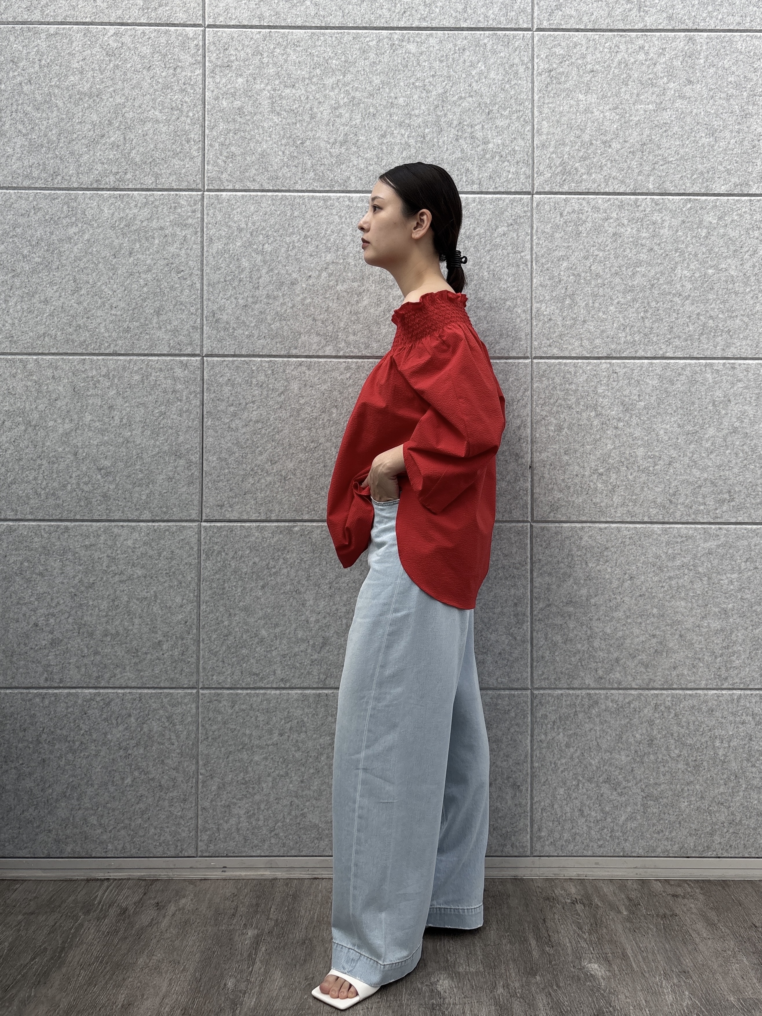 ayanoさんの「INDIVI｜サッカーオフショルブラウス【再入荷／2WAY】」を使ったコーディネート