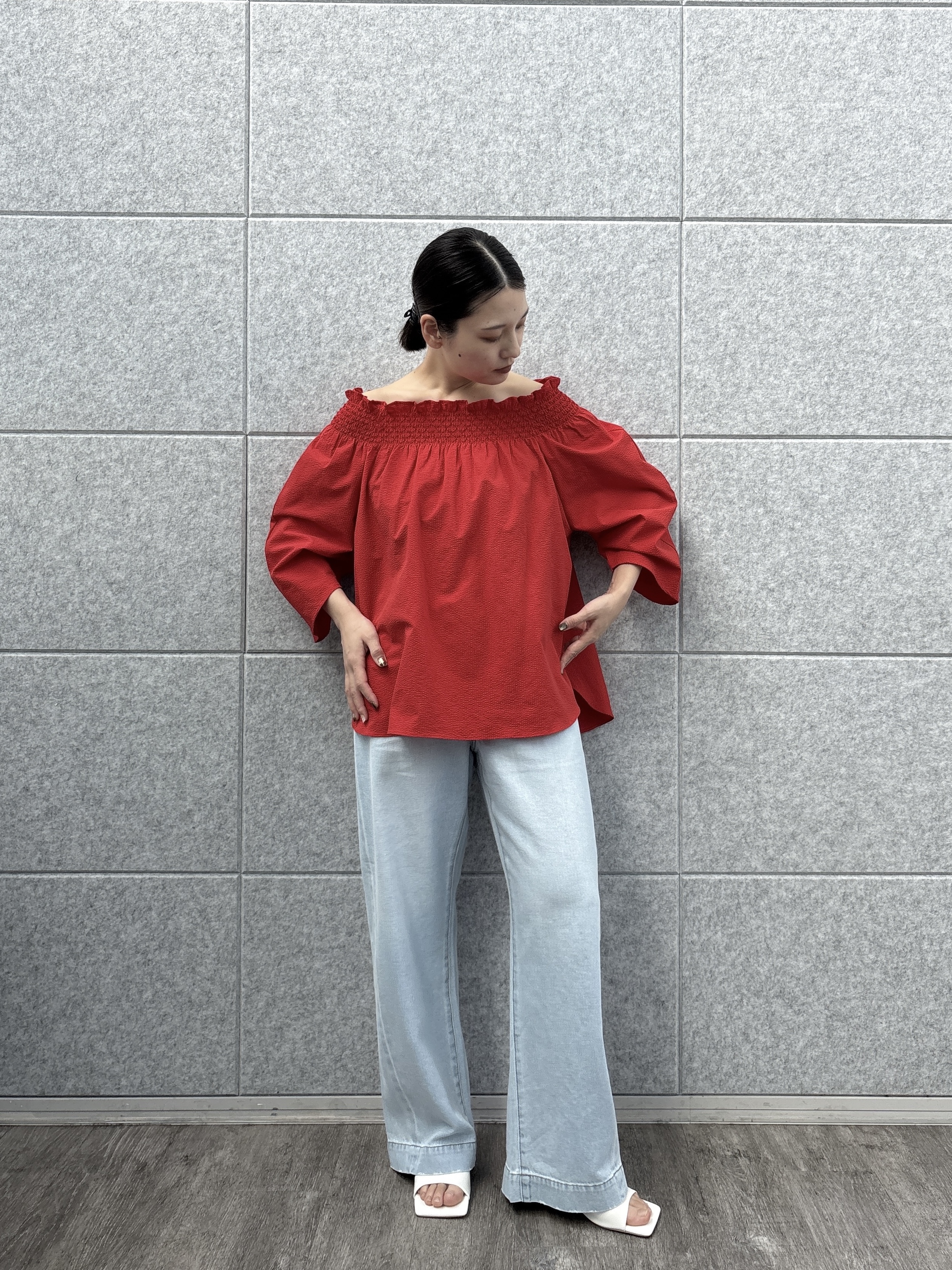 ayanoさんの「INDIVI｜サッカーオフショルブラウス【再入荷／2WAY】」を使ったコーディネート