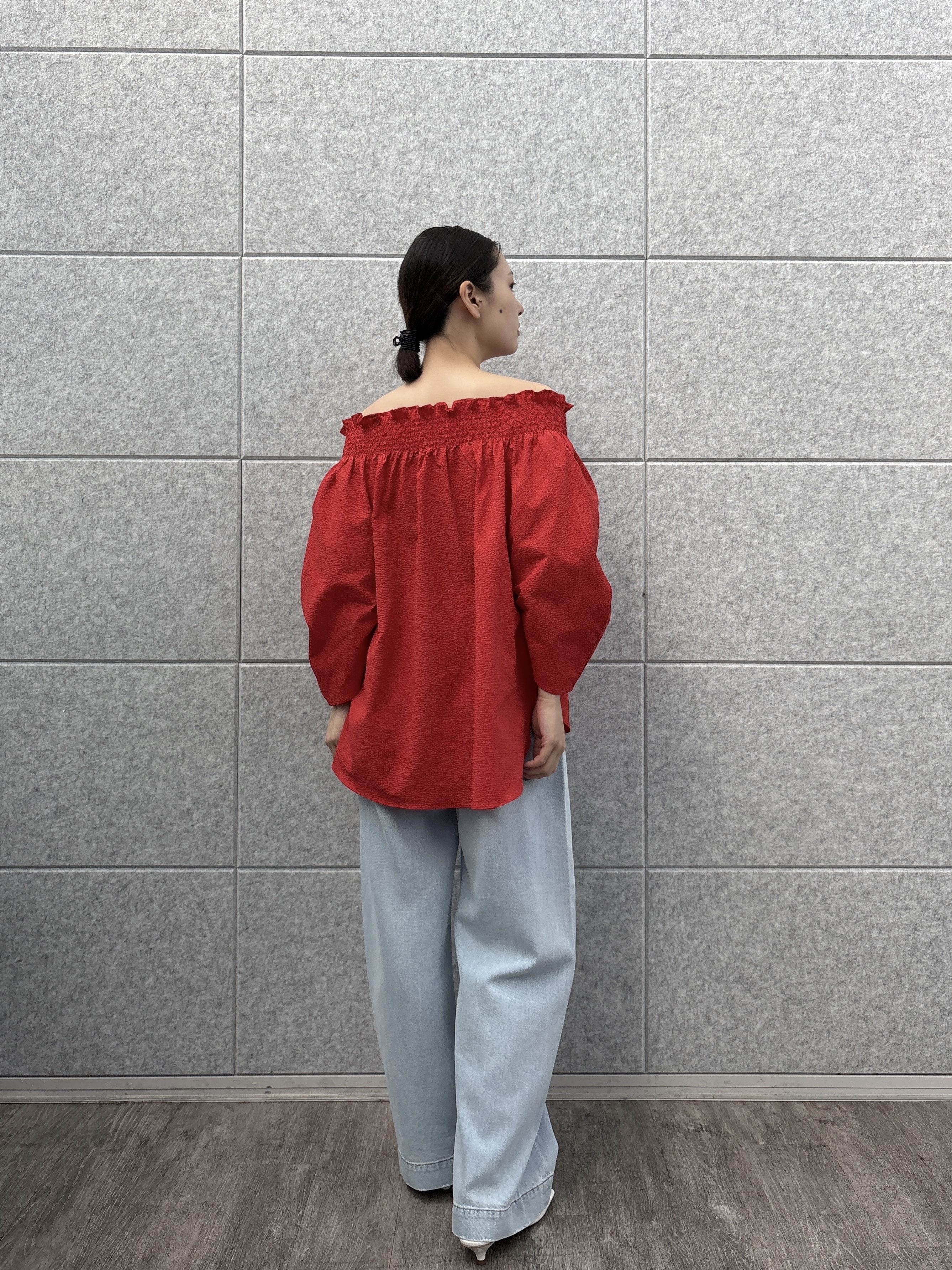 ayanoさんの「INDIVI｜サッカーオフショルブラウス【再入荷／2WAY】」を使ったコーディネート
