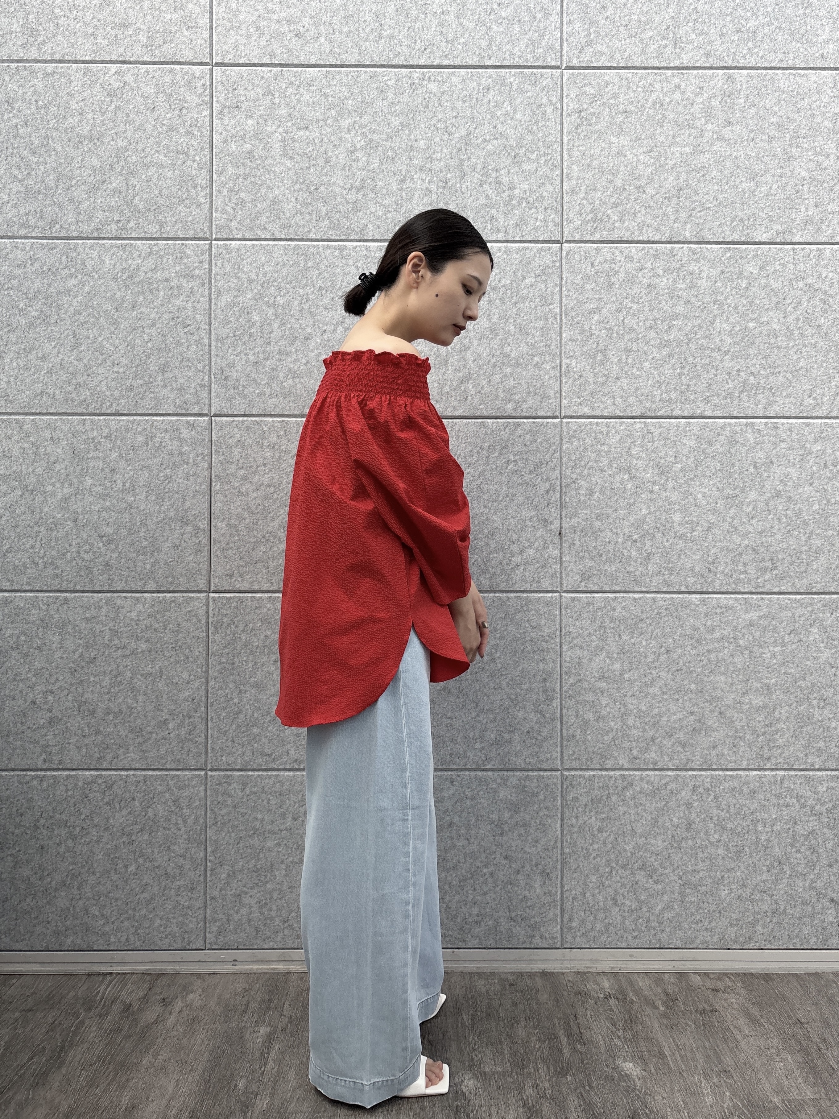ayanoさんの「INDIVI｜サッカーオフショルブラウス【再入荷／2WAY】」を使ったコーディネート