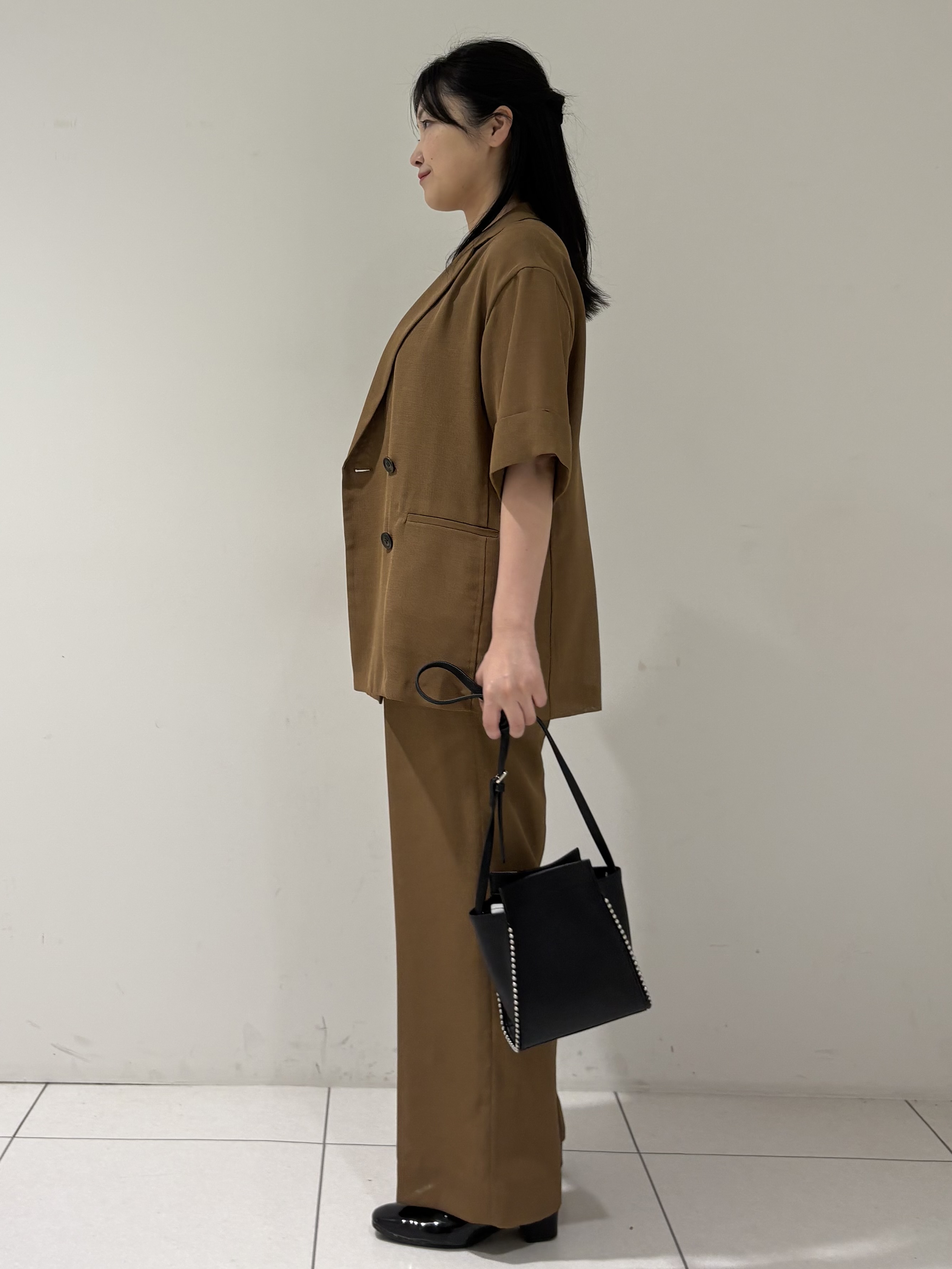 momokoさんの「INDIVI｜【洗える／メッシュ素材／SETUP可能】半袖シアージャケット」を使ったコーディネート