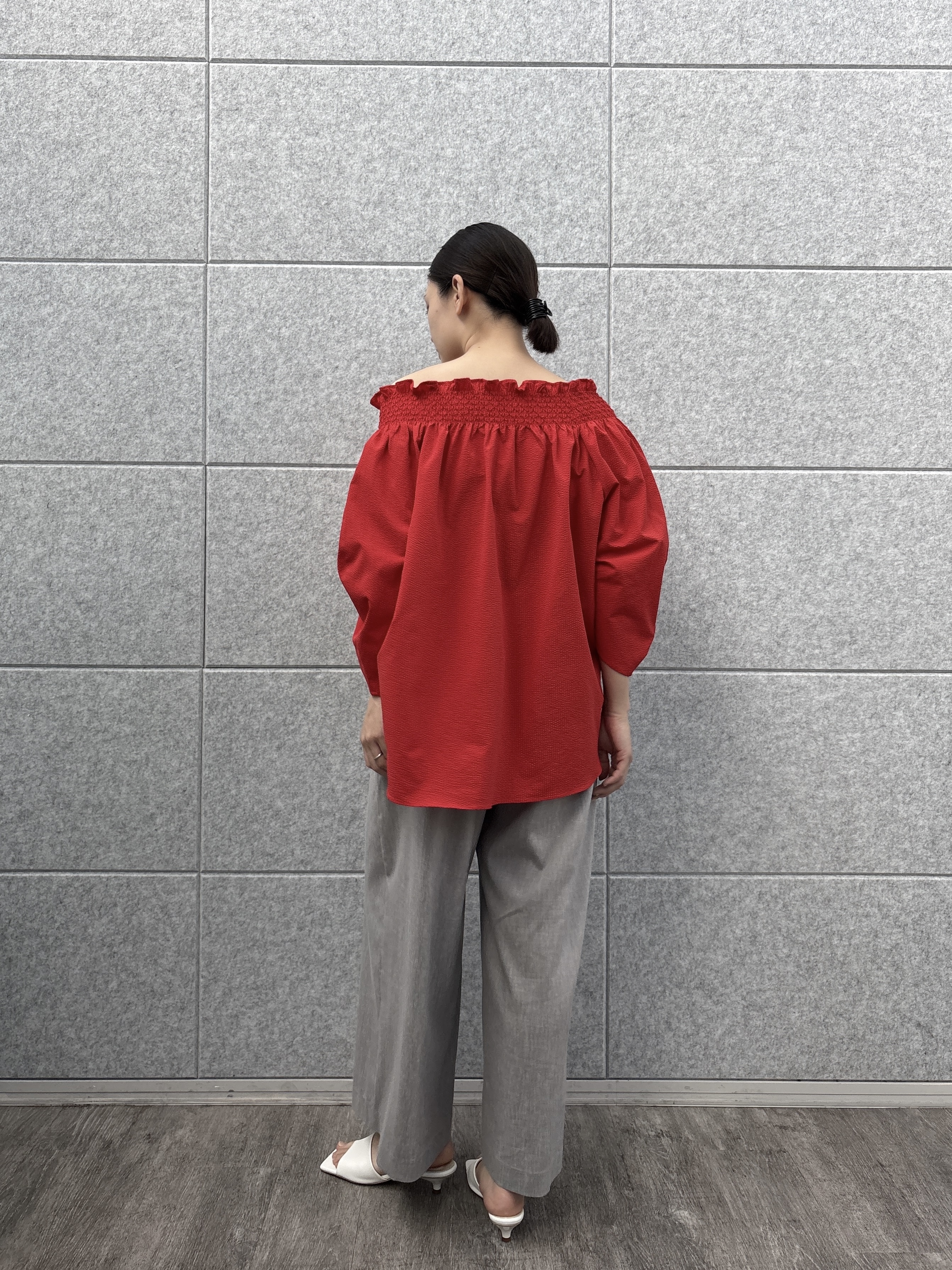 ayanoさんの「INDIVI｜サッカーオフショルブラウス【再入荷／2WAY】」を使ったコーディネート