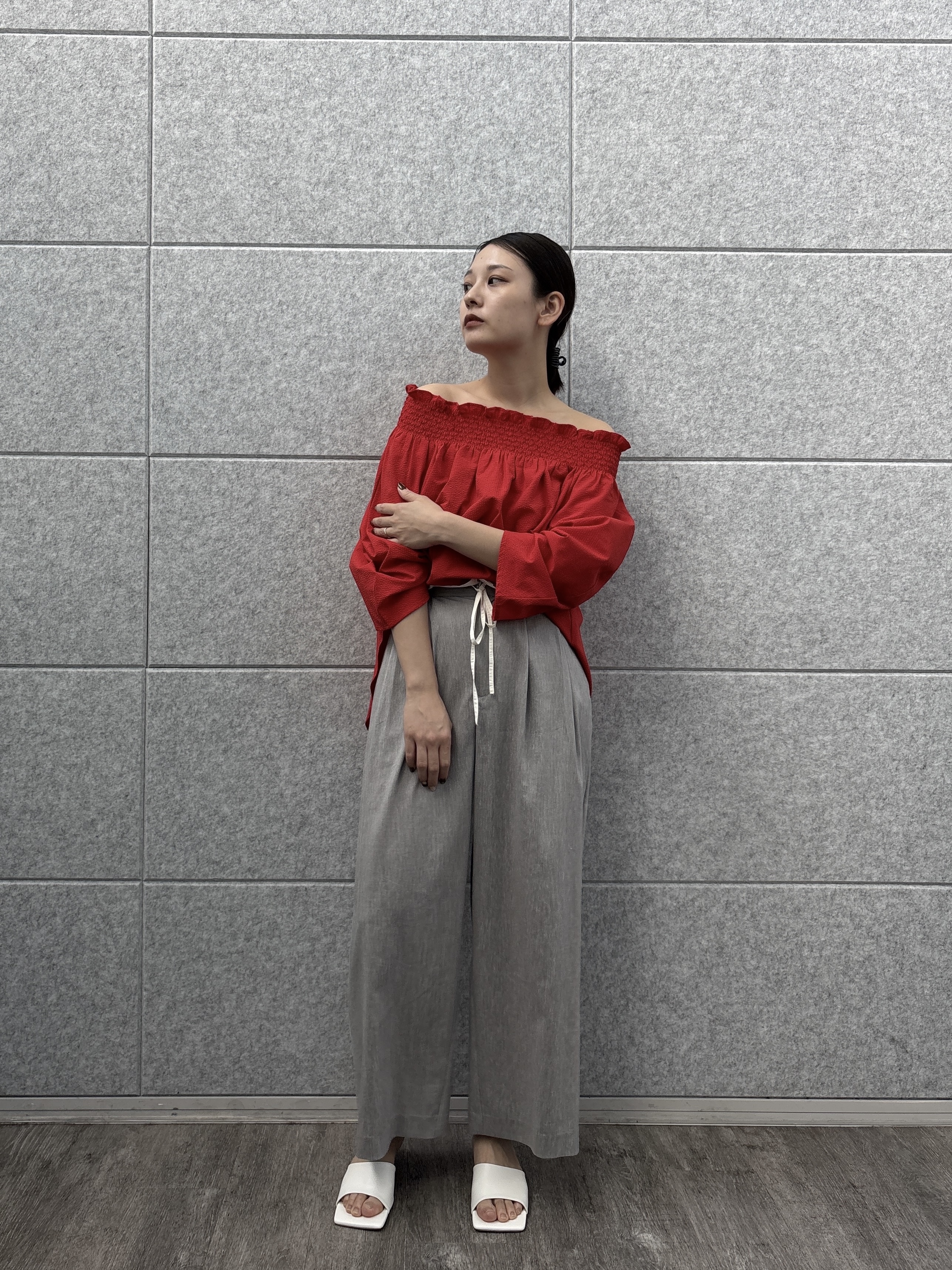 ayanoさんの「INDIVI｜サッカーオフショルブラウス【再入荷／2WAY】」を使ったコーディネート