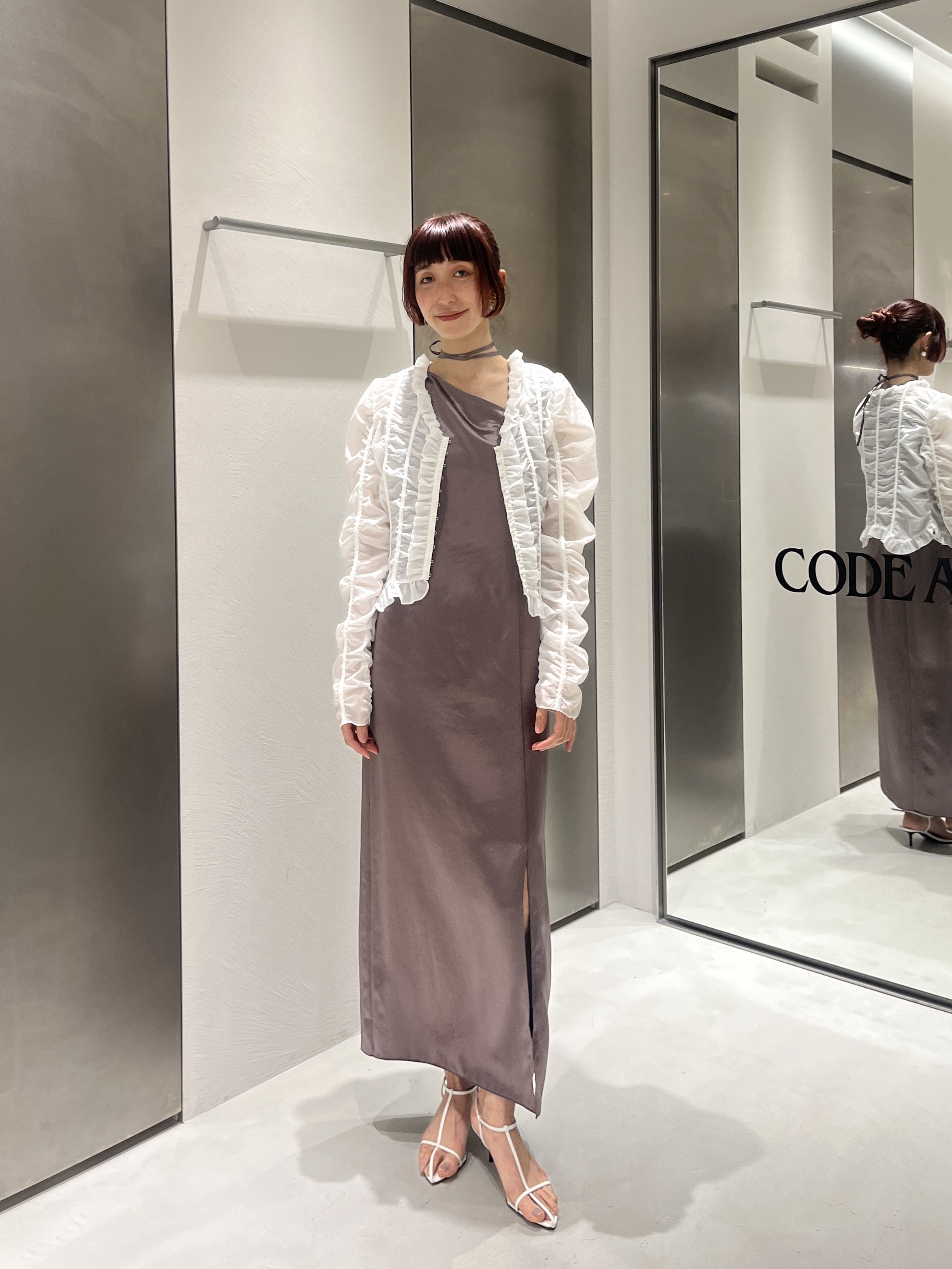 Rielさんの「CODE A｜satin neck slit dress」を使ったコーディネート