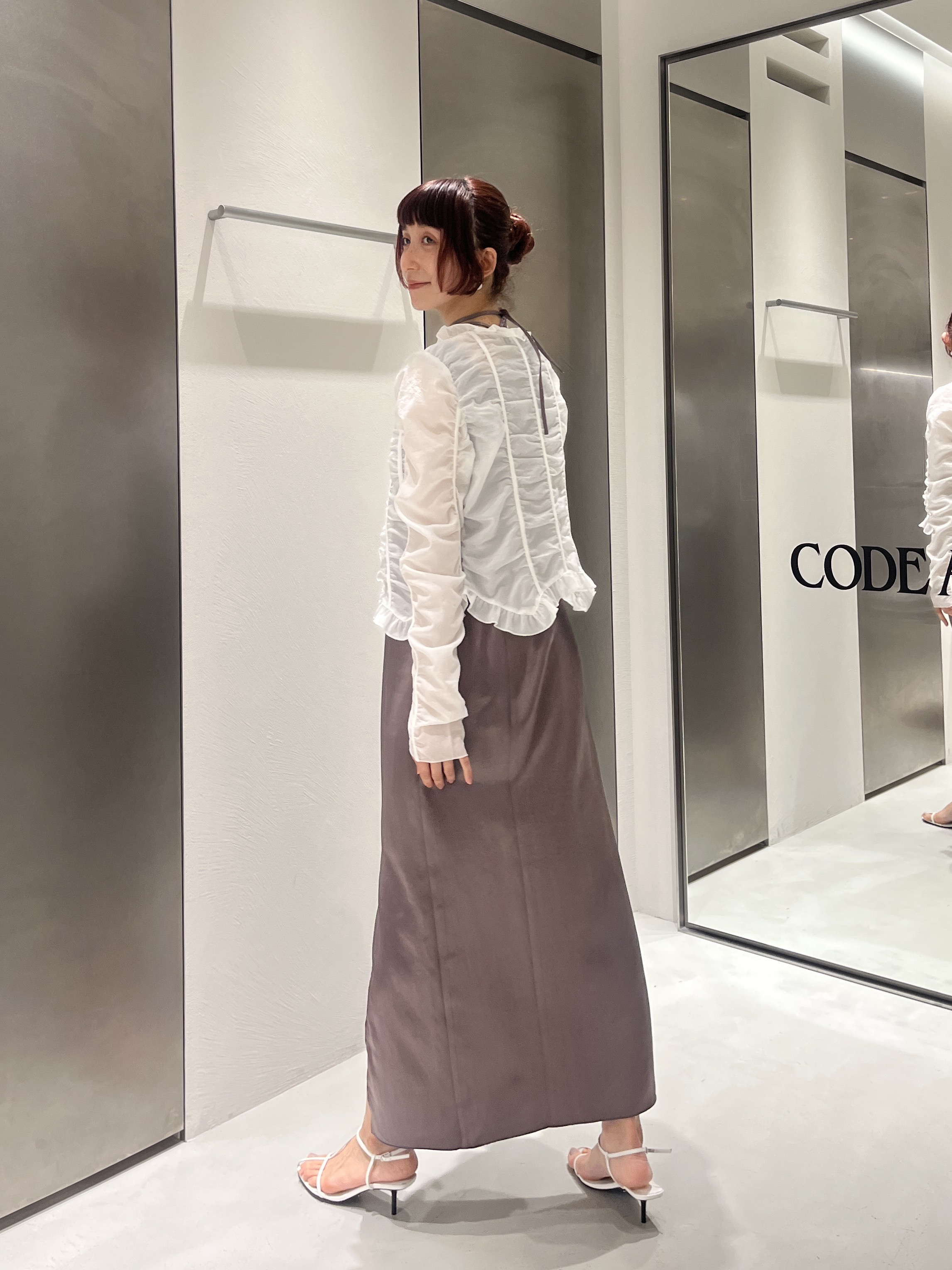 Rielさんの「CODE A｜satin neck slit dress」を使ったコーディネート