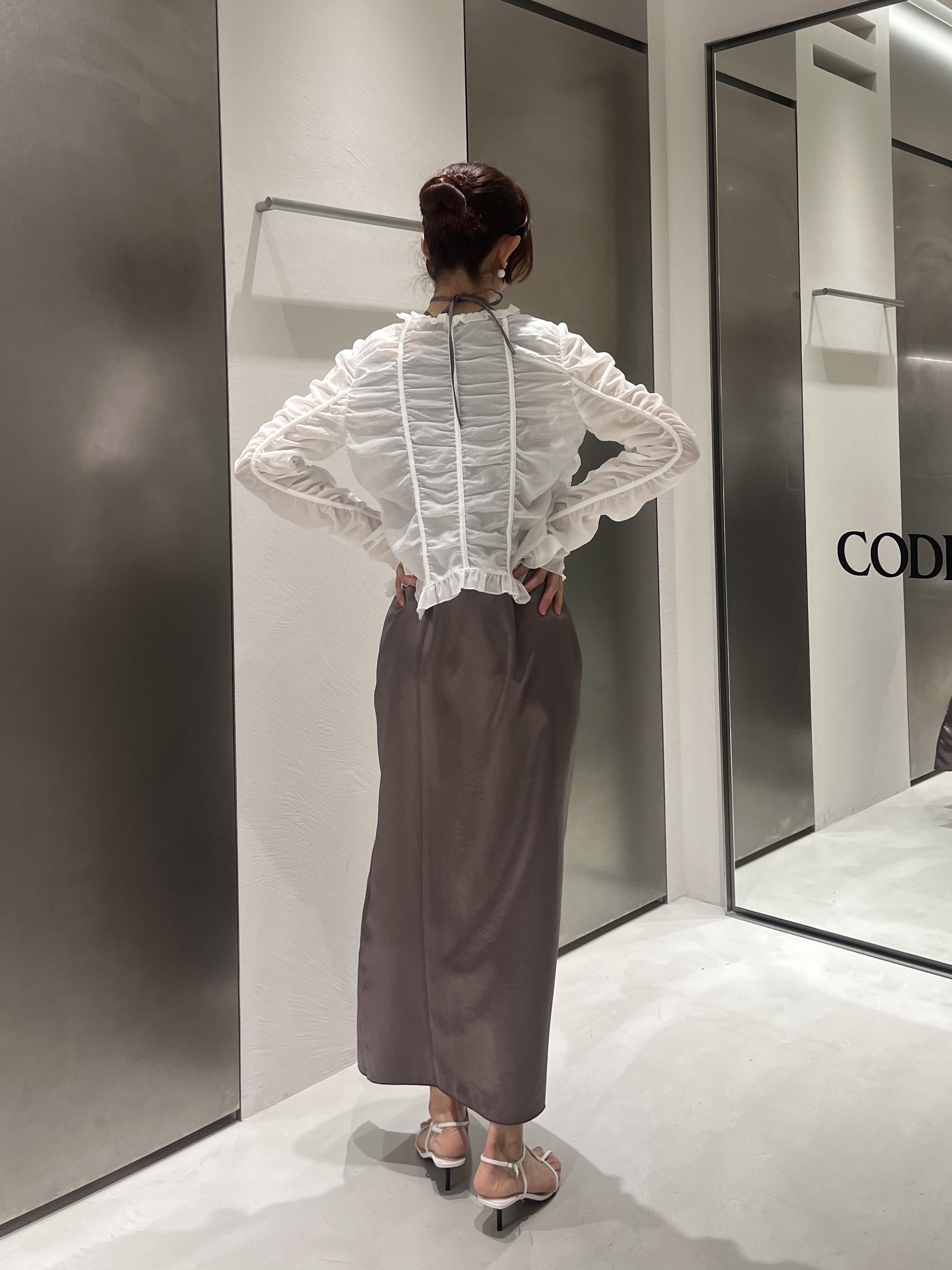 Rielさんの「CODE A｜satin neck slit dress」を使ったコーディネート