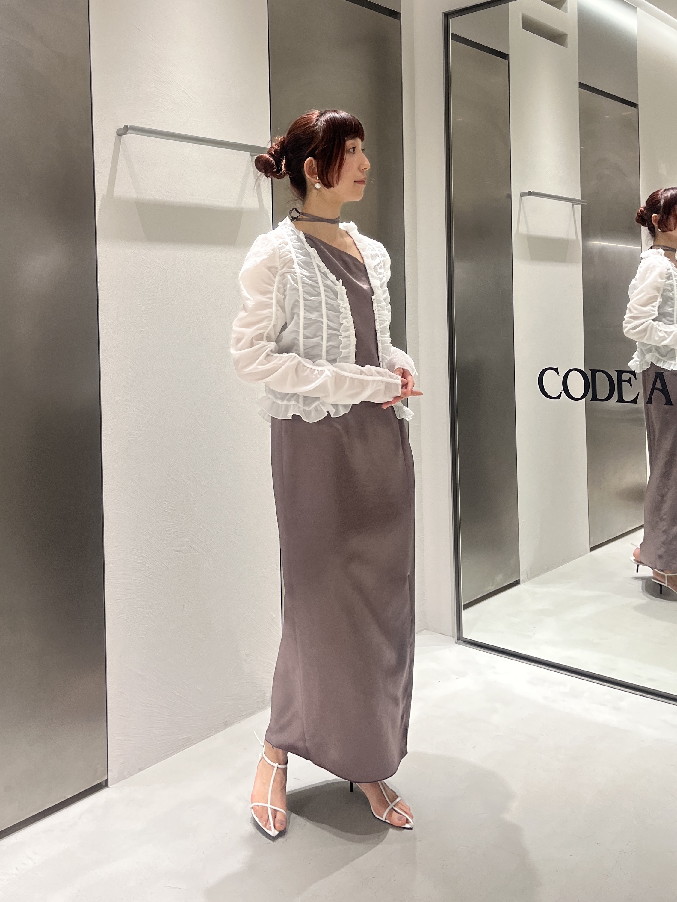 Rielさんの「CODE A｜satin neck slit dress」を使ったコーディネート