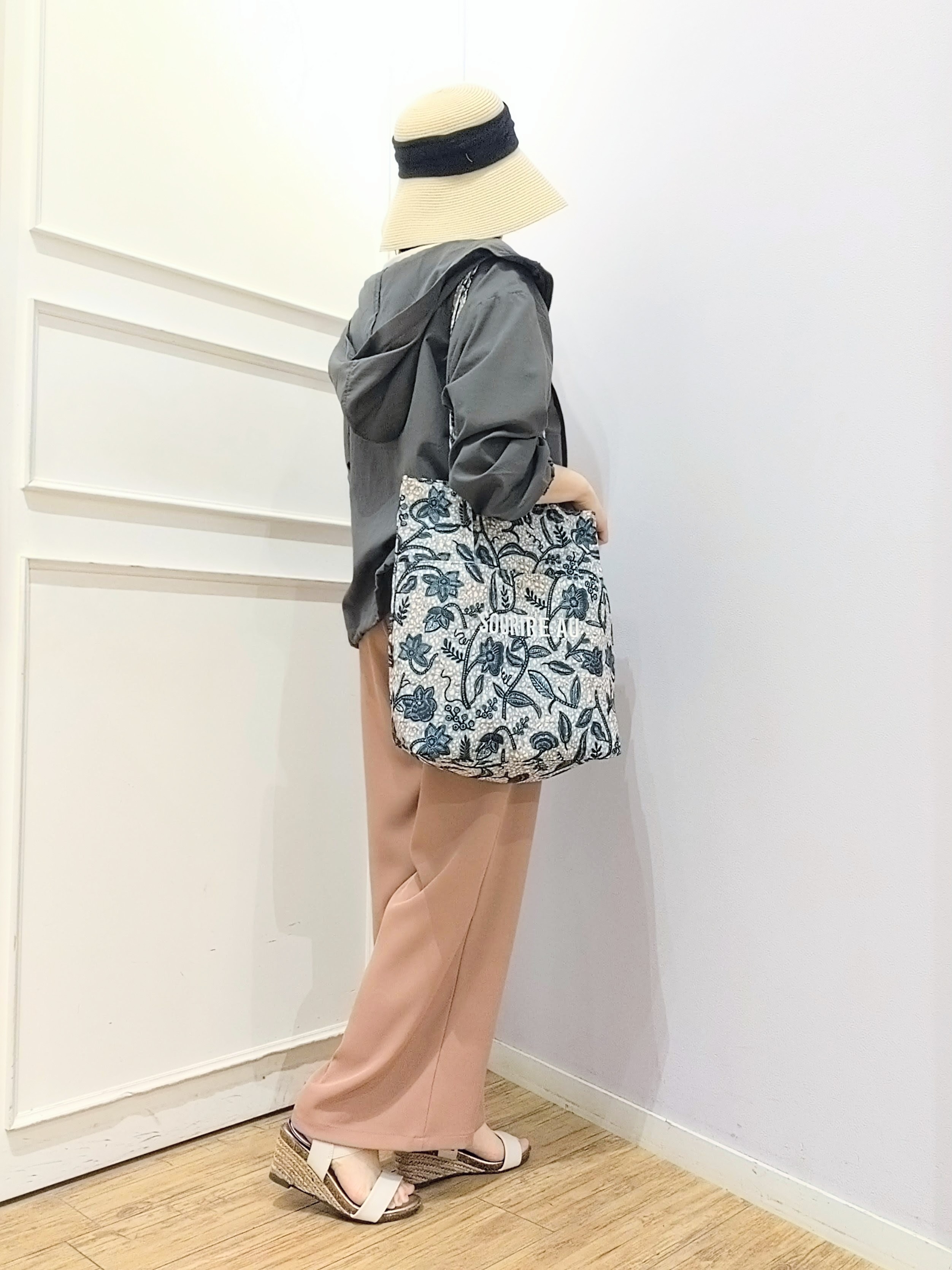 miomioさんの「SHOO･LA･RUE｜【綿100%/S-LL/プチプラ】ゆるシルエット シンプルTシャツ」を使ったコーディネート
