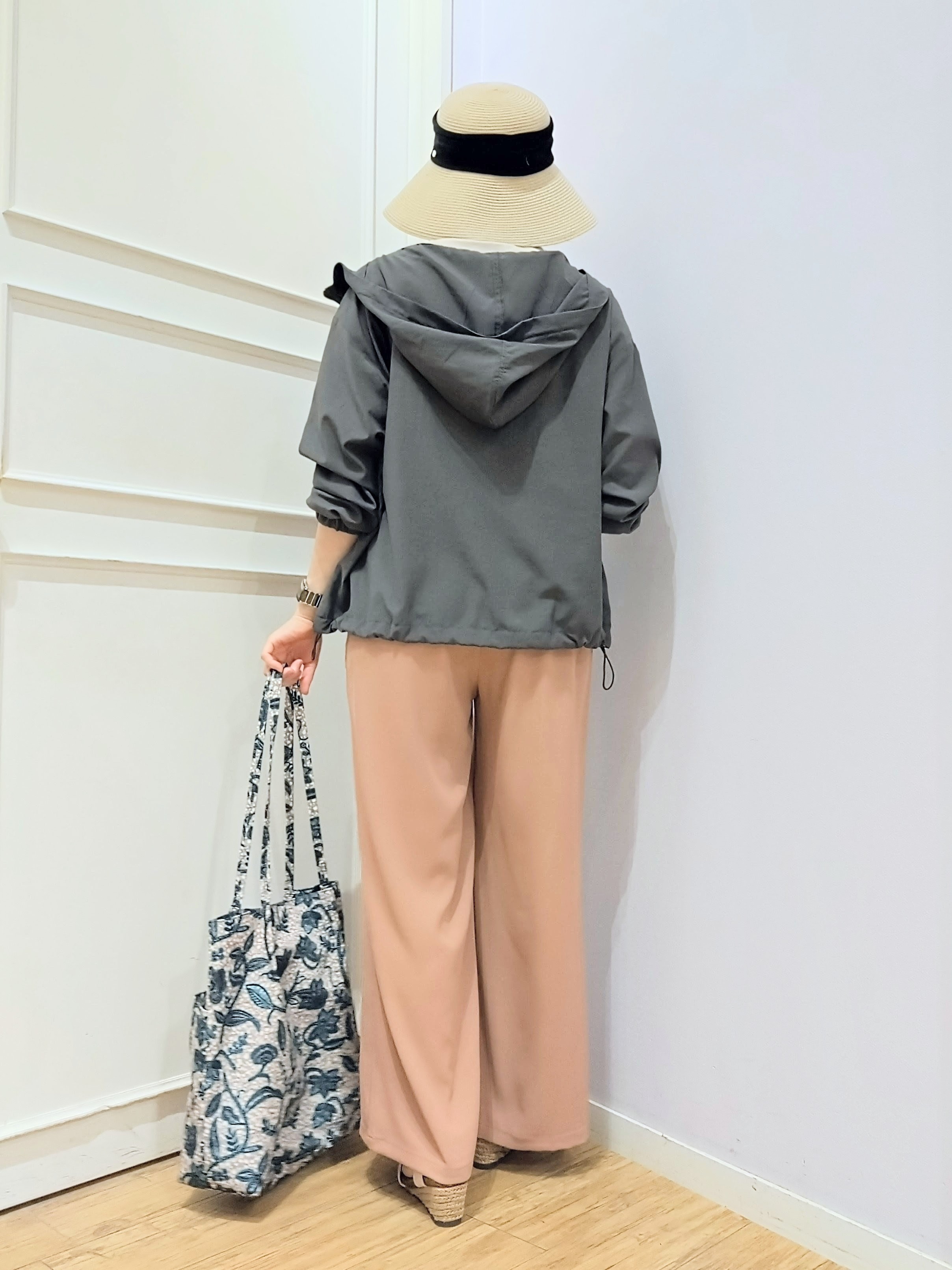 miomioさんの「SHOO･LA･RUE｜【綿100%/S-LL/プチプラ】ゆるシルエット シンプルTシャツ」を使ったコーディネート